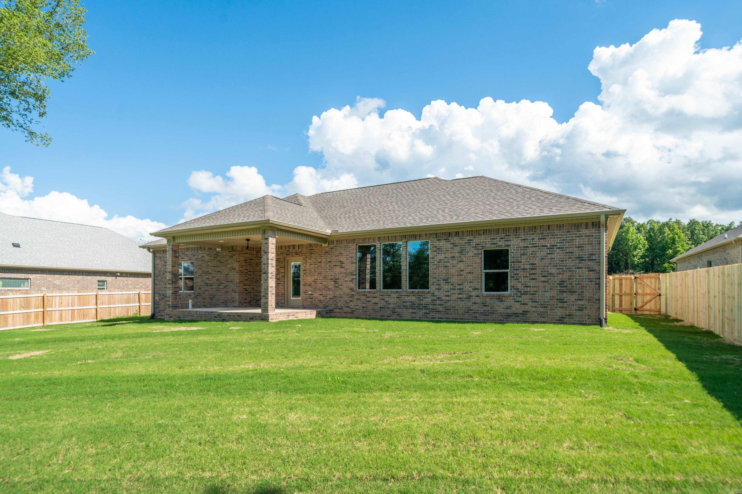 130 Petronia  Hot Springs, AR