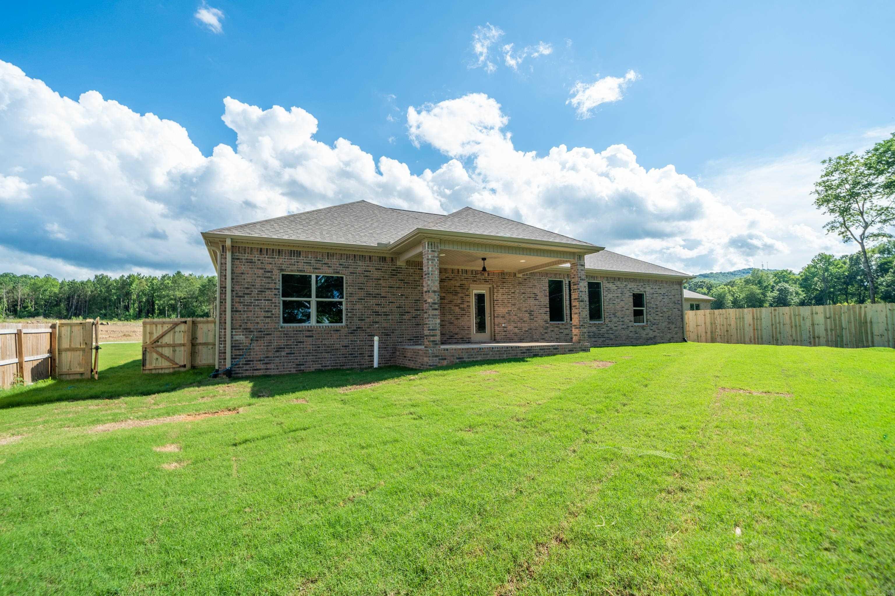 130 Petronia  Hot Springs, AR