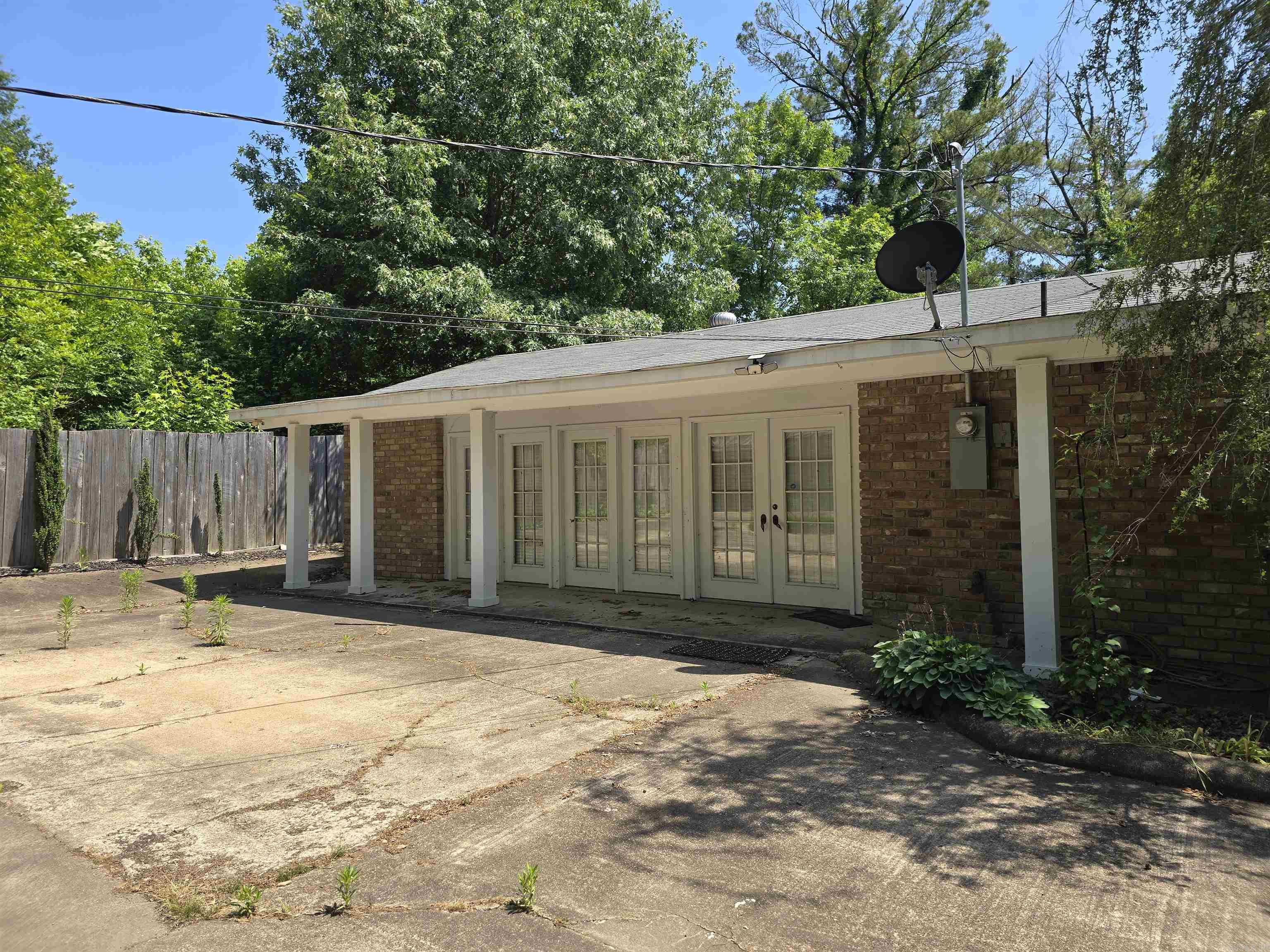106 Honeysuckle  Helena, AR