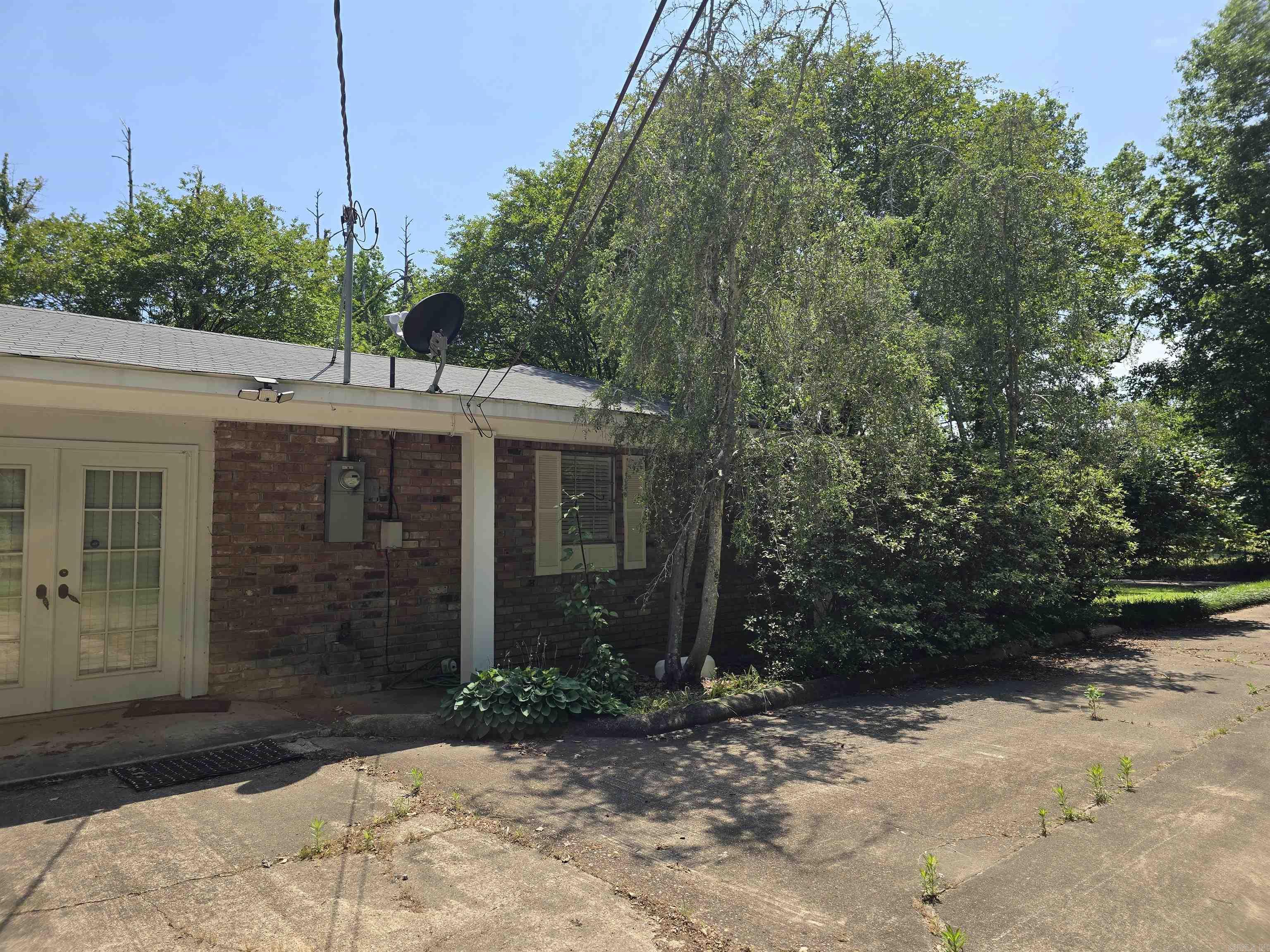 106 Honeysuckle  Helena, AR