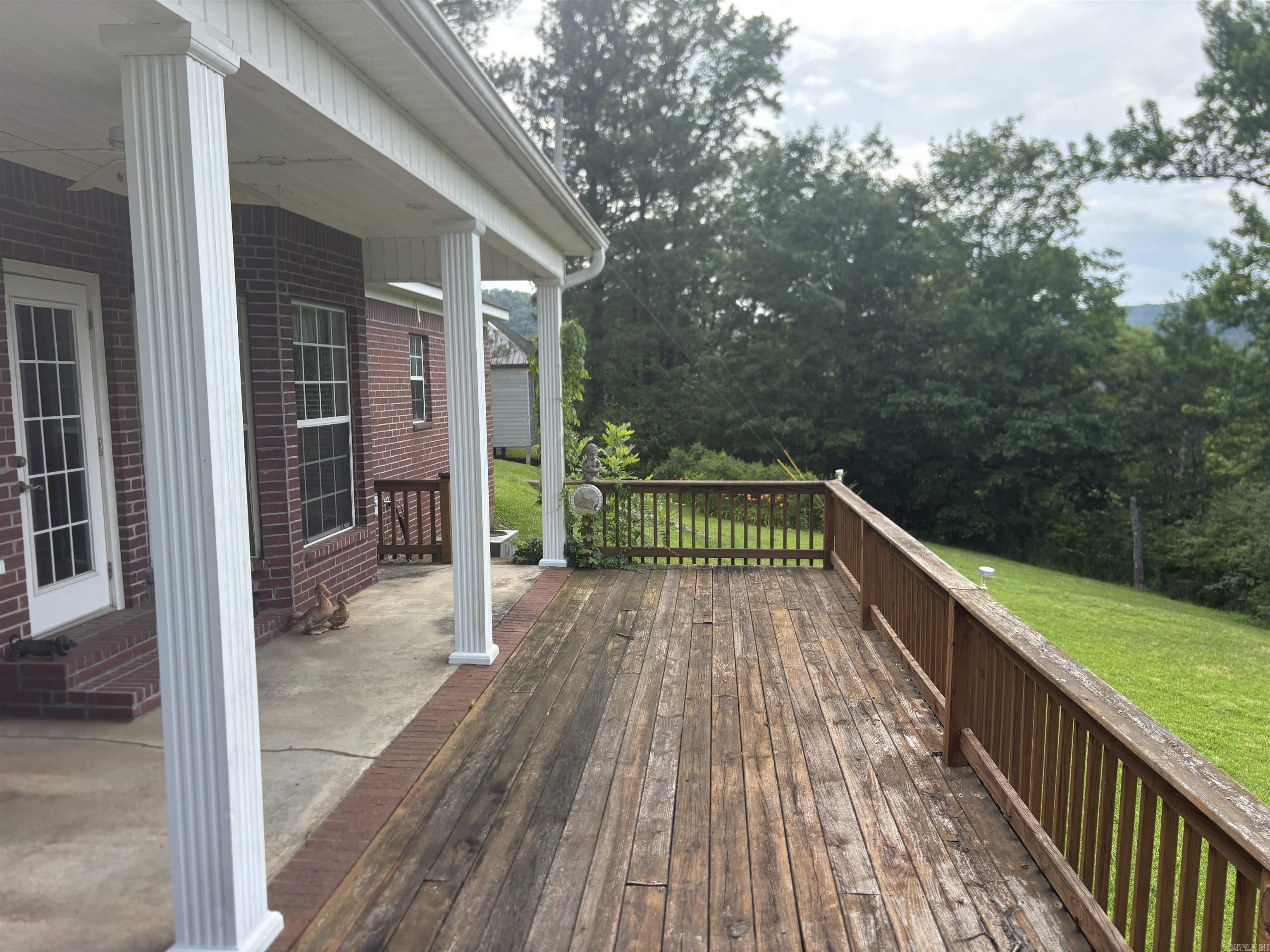 400 N CLIFF AVE  Shirley, AR