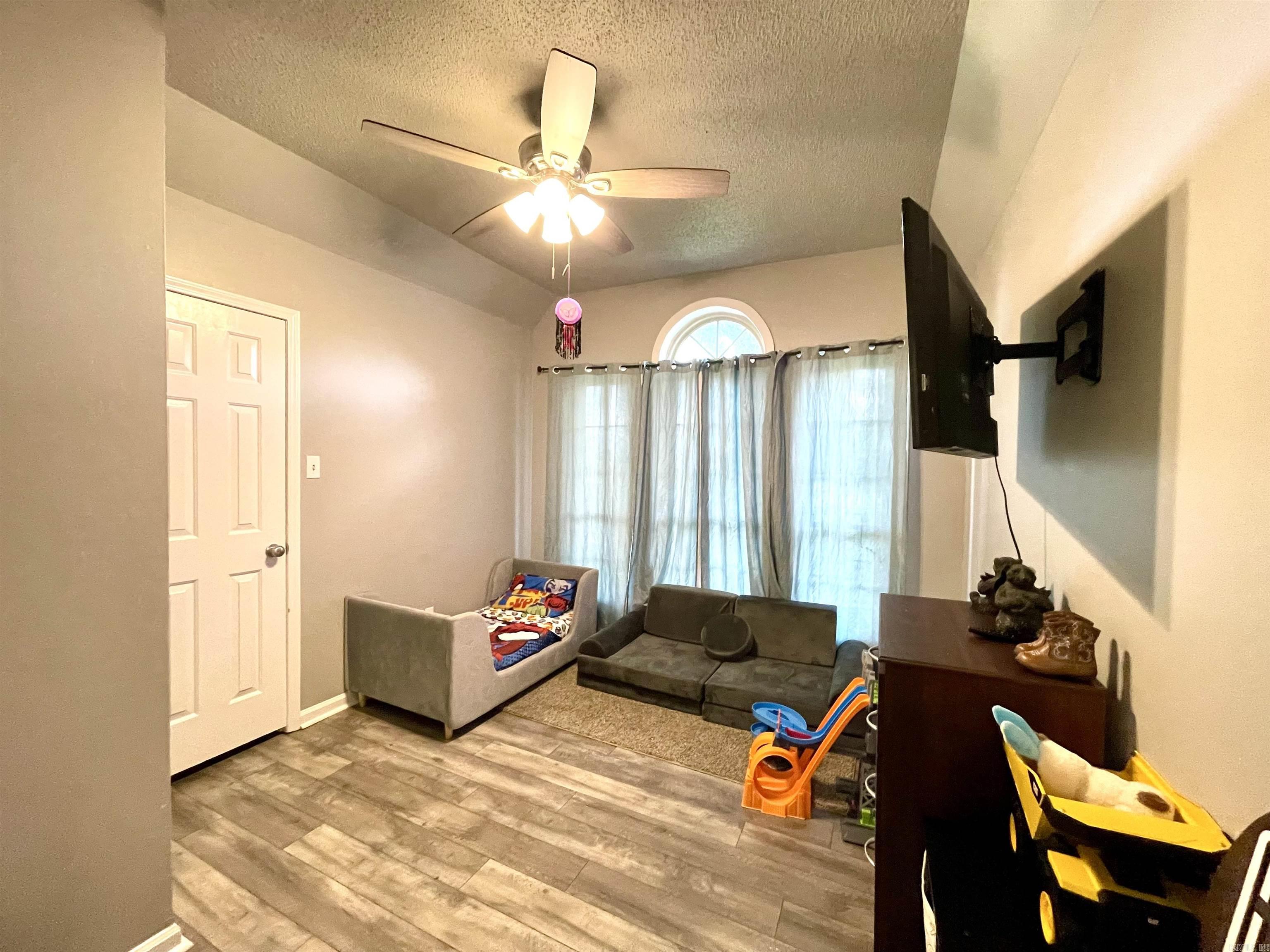 300 N Willow  Trumann, AR
