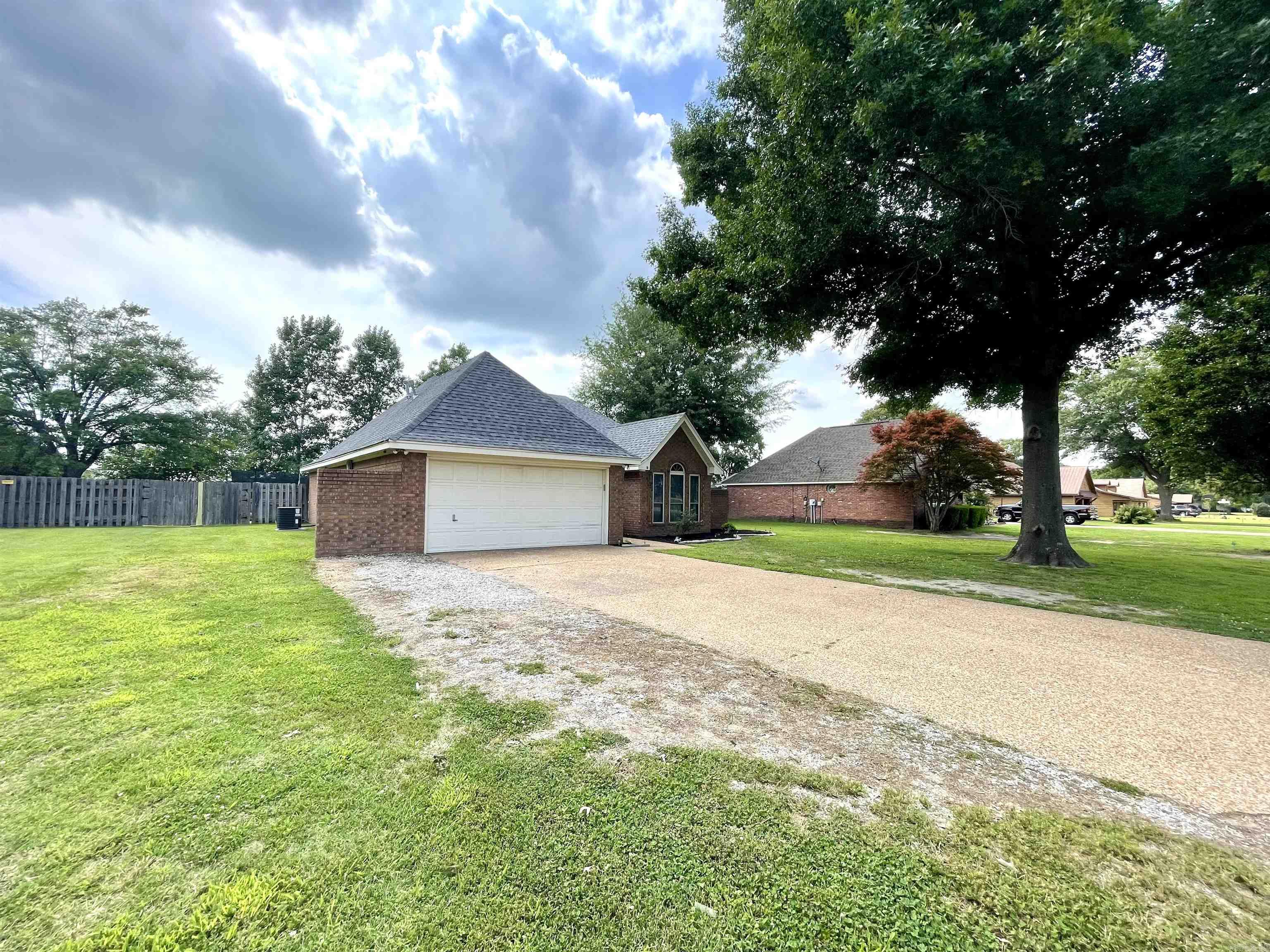 300 N Willow  Trumann, AR