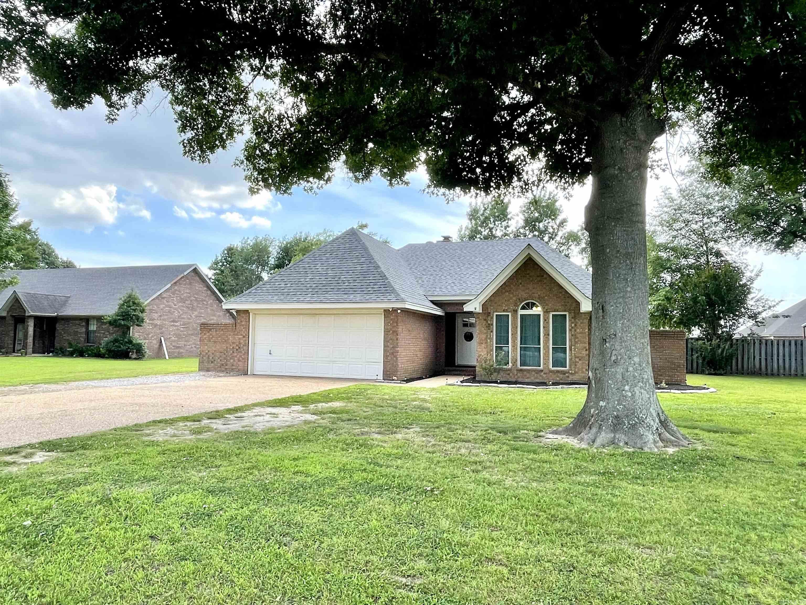 300 N Willow  Trumann, AR