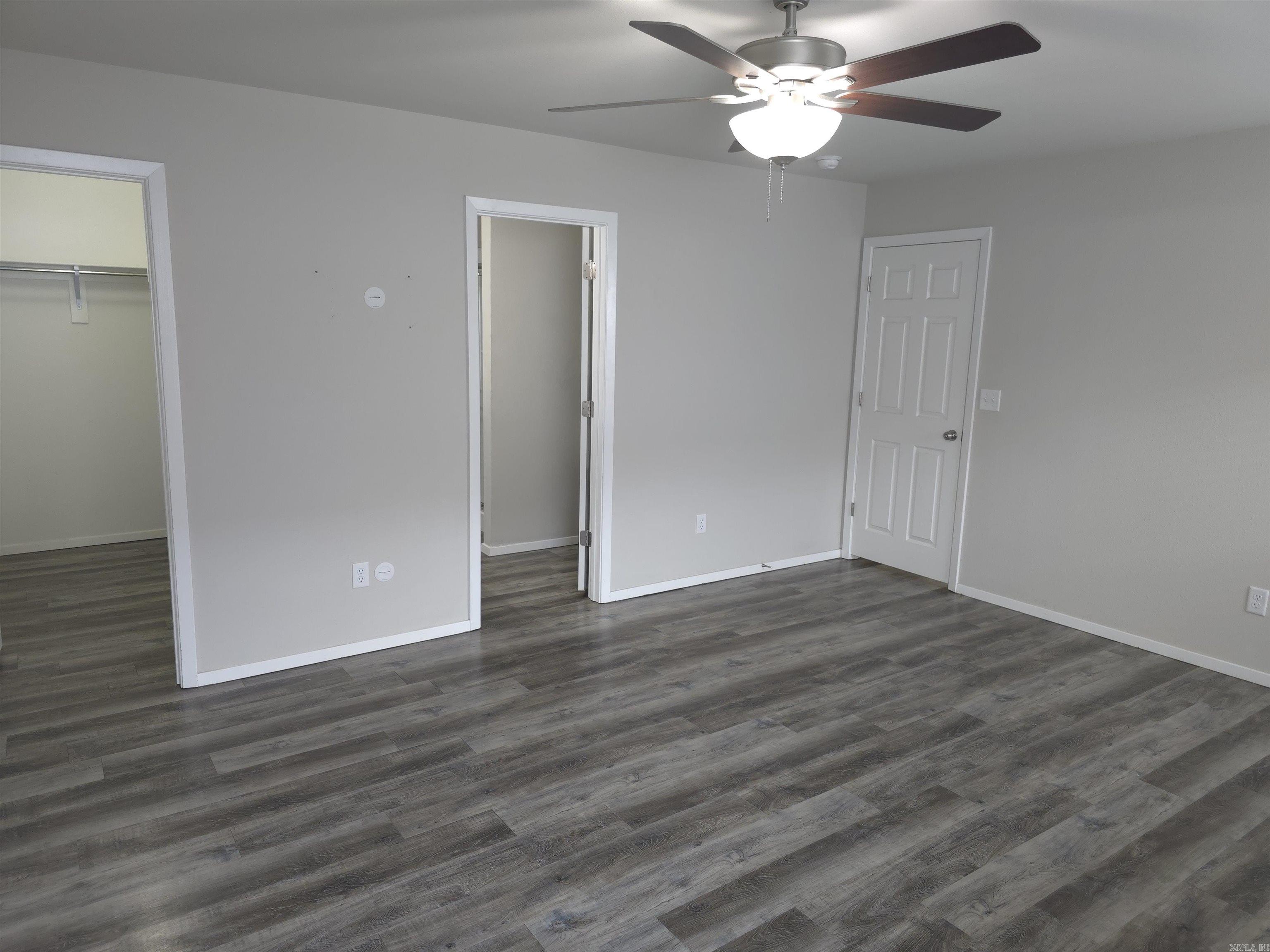 1061 E Bunting  Fayetteville, AR