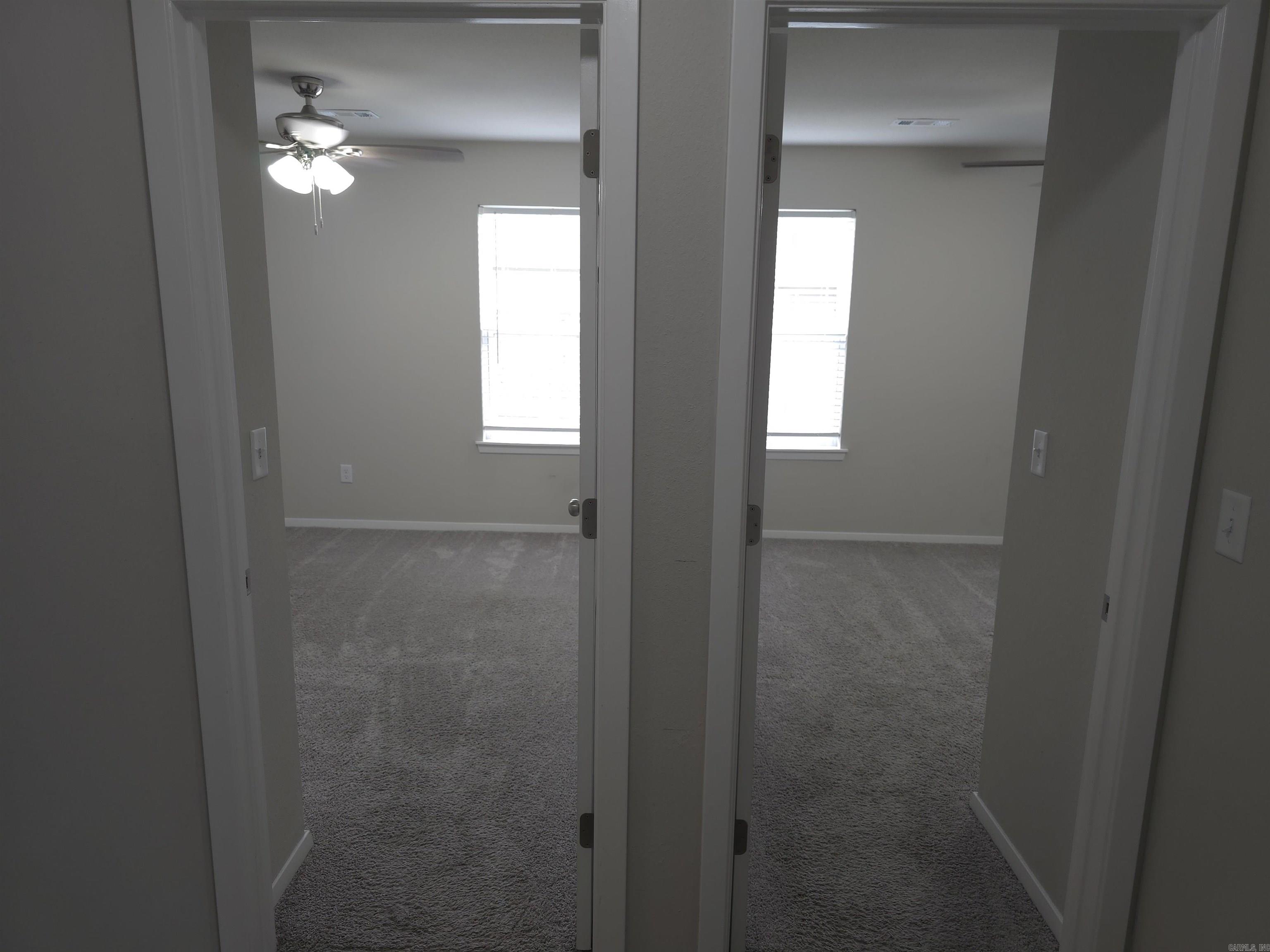 1061 E Bunting  Fayetteville, AR