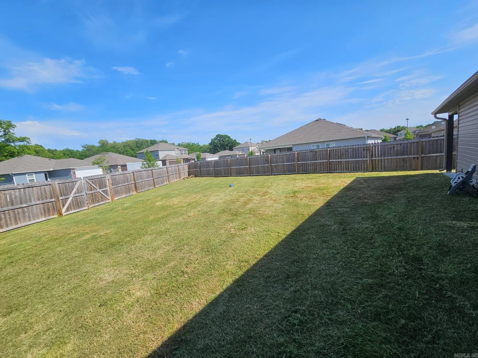 1061 E Bunting  Fayetteville, AR