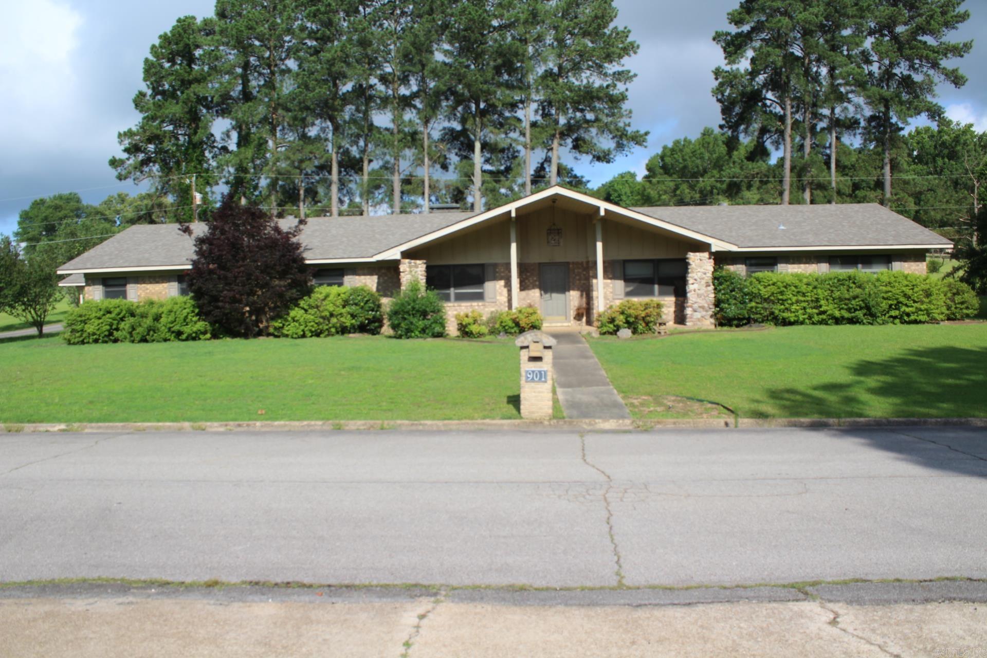 901 N 14th
