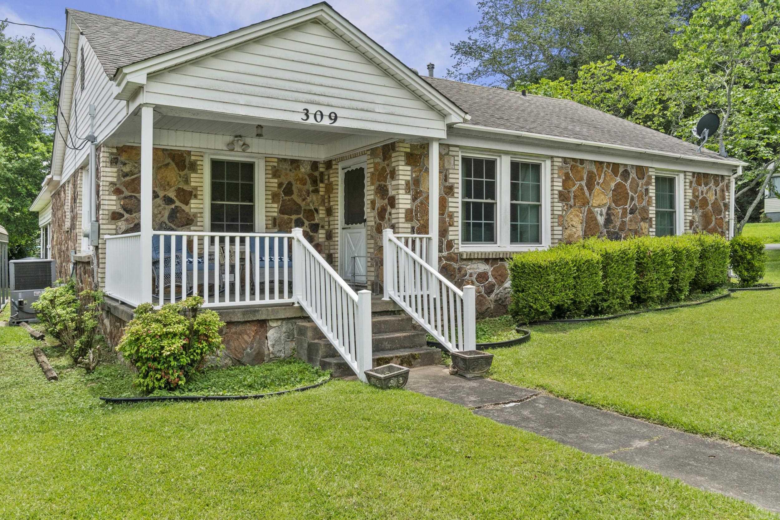 309 W Cleveland St.  Bald Knob, AR