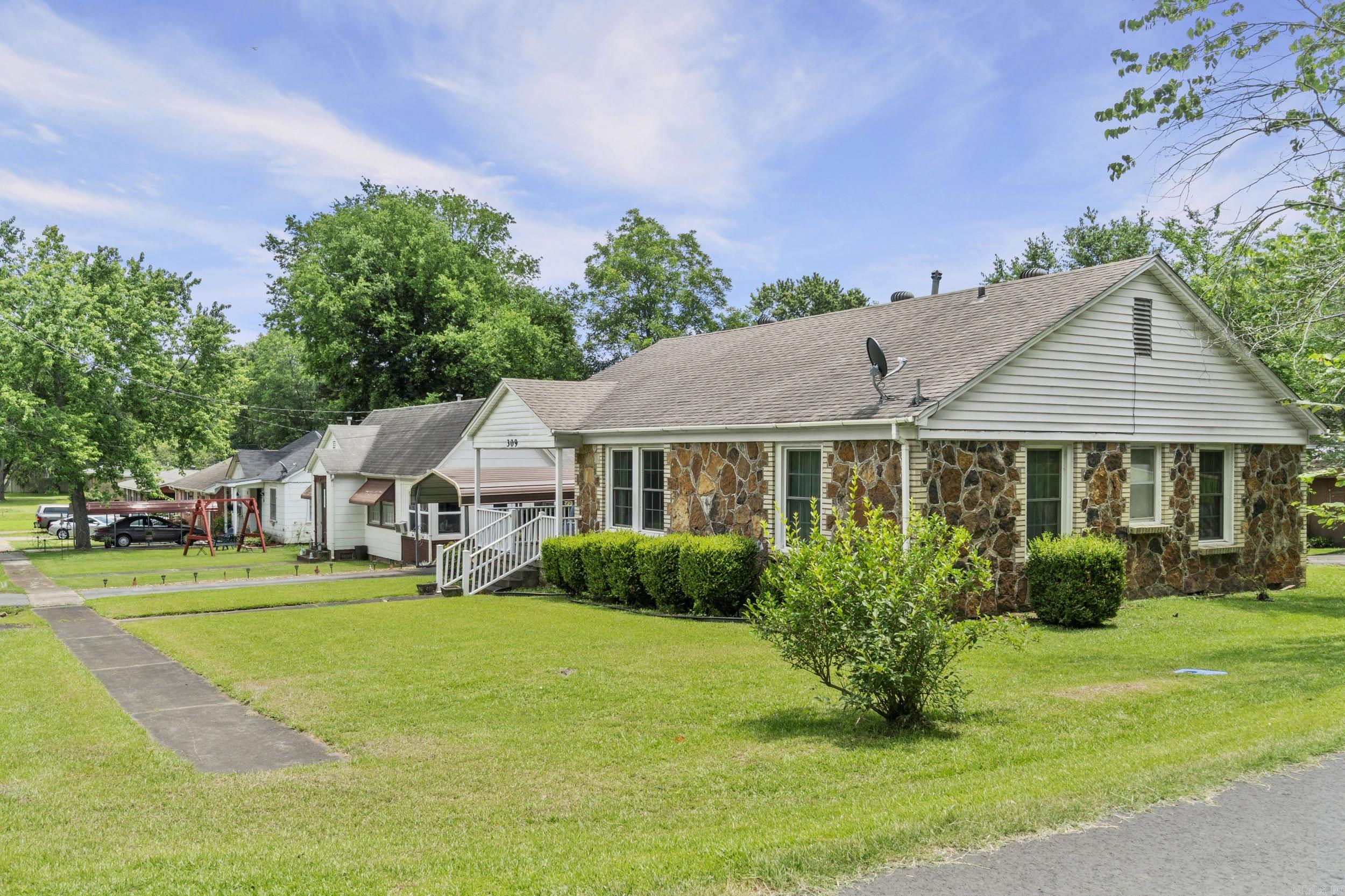 309 W Cleveland St.  Bald Knob, AR