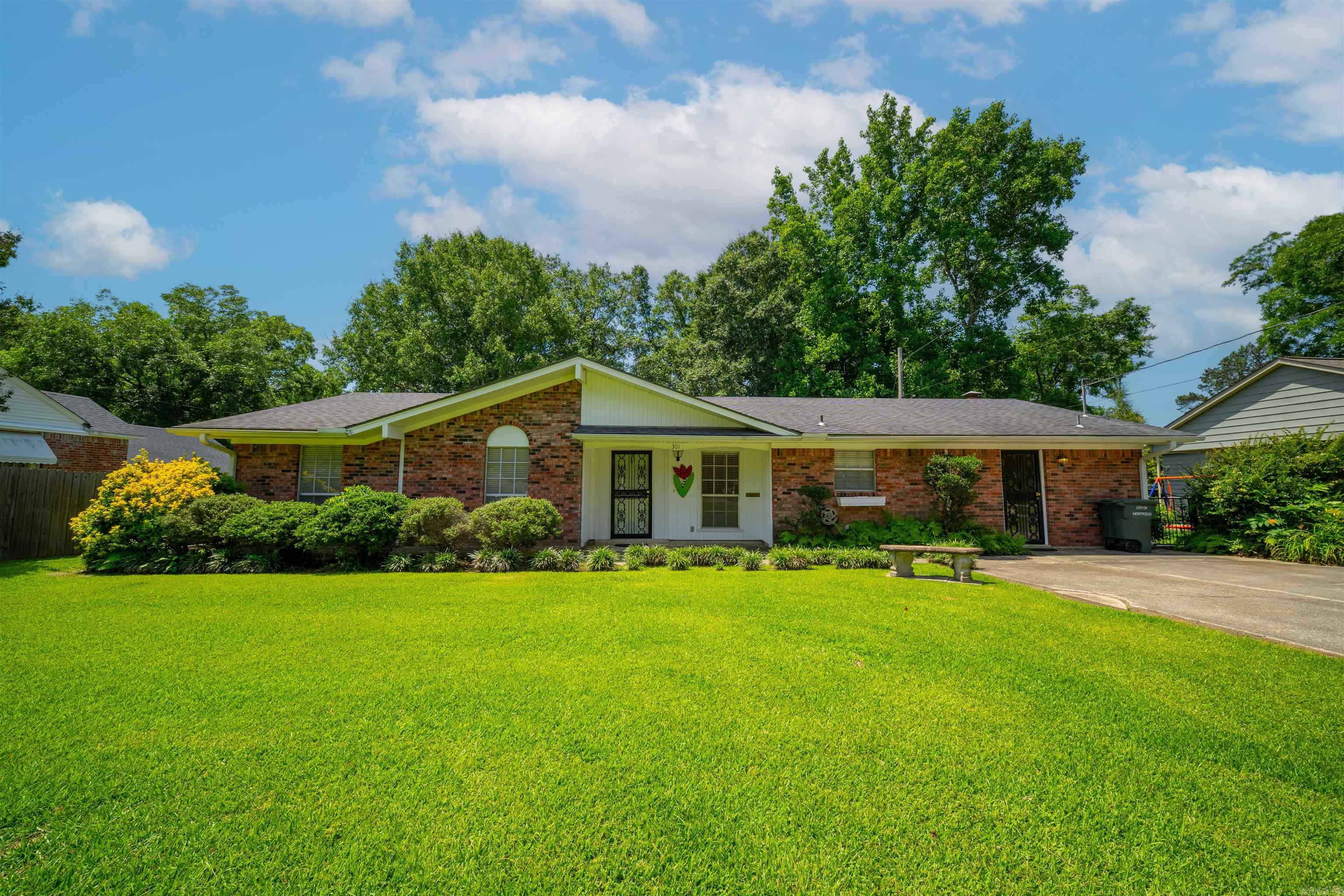 301 W Bolling  Monticello, AR