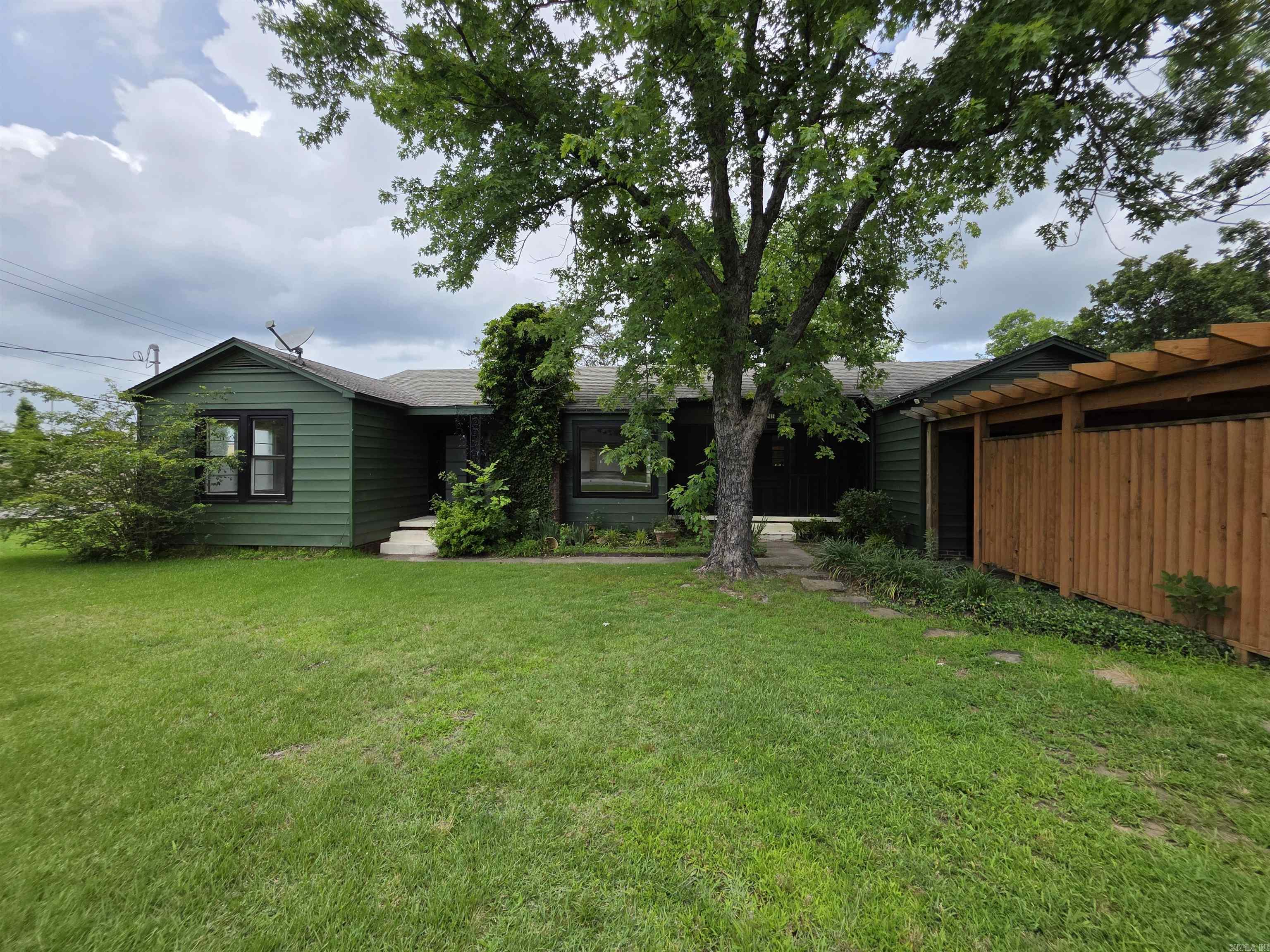 201 W M  North Little Rock, AR