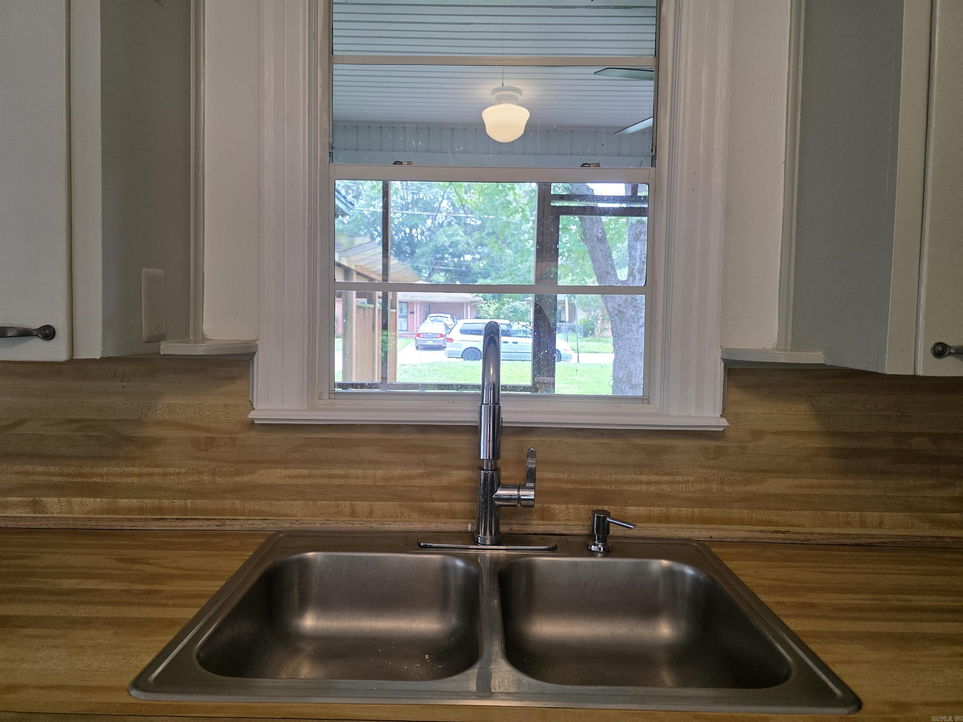201 W M  North Little Rock, AR