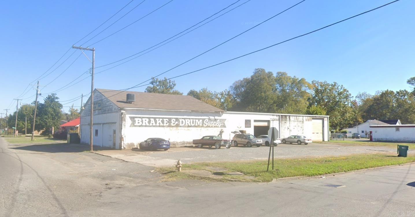 1714 W 6th  Pine Bluff, AR