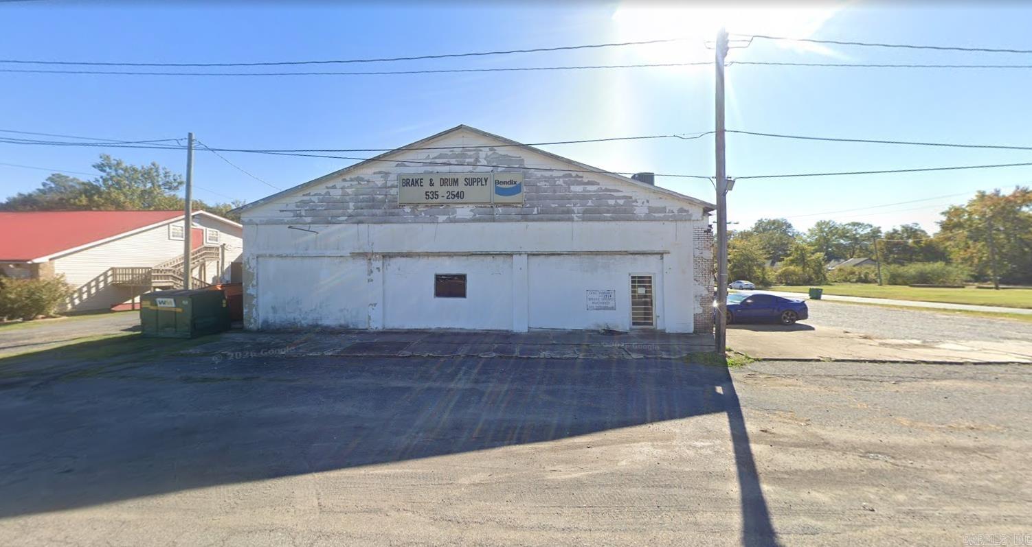 1714 W 6th  Pine Bluff, AR