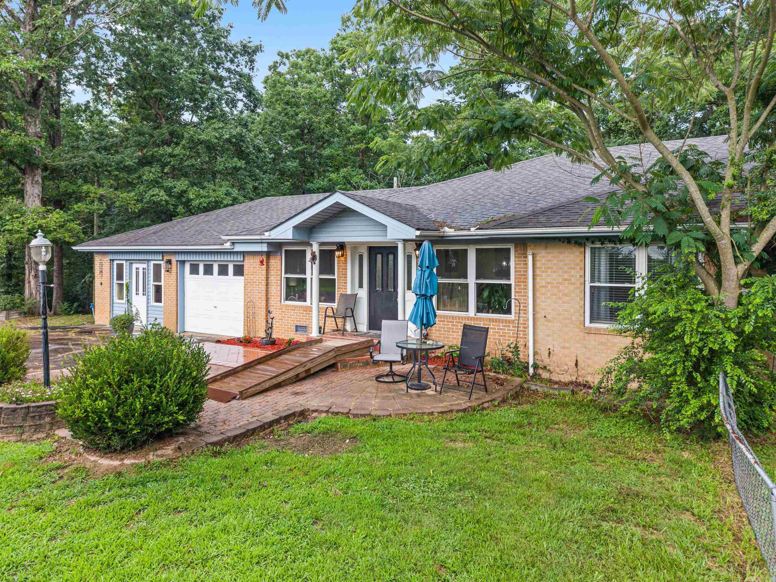 6946 US-71 S  Cove, AR