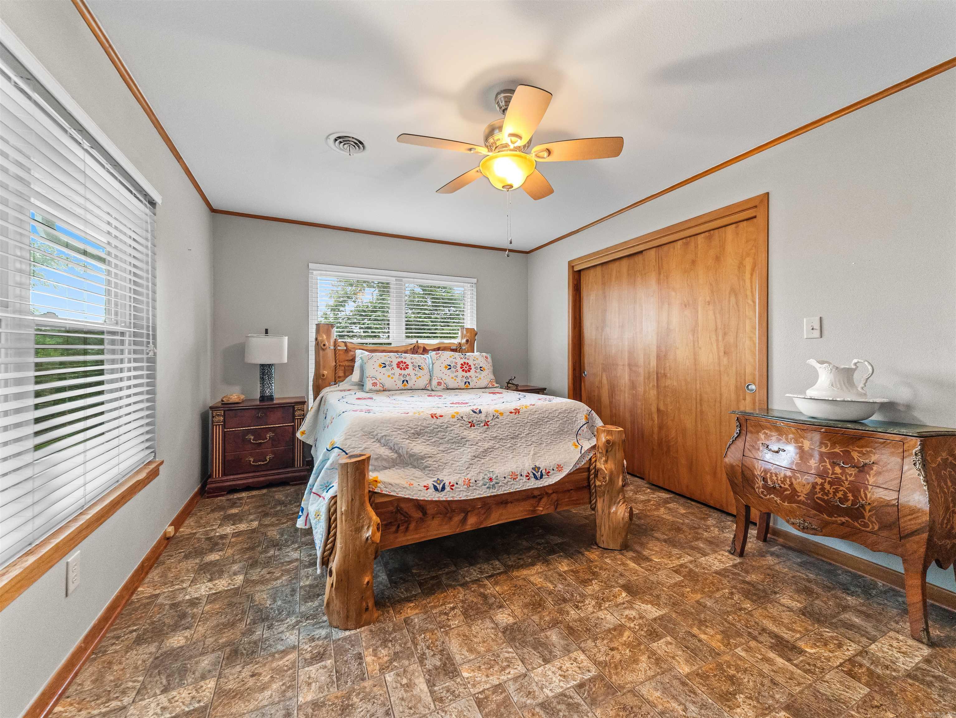 6946 US-71 S  Cove, AR