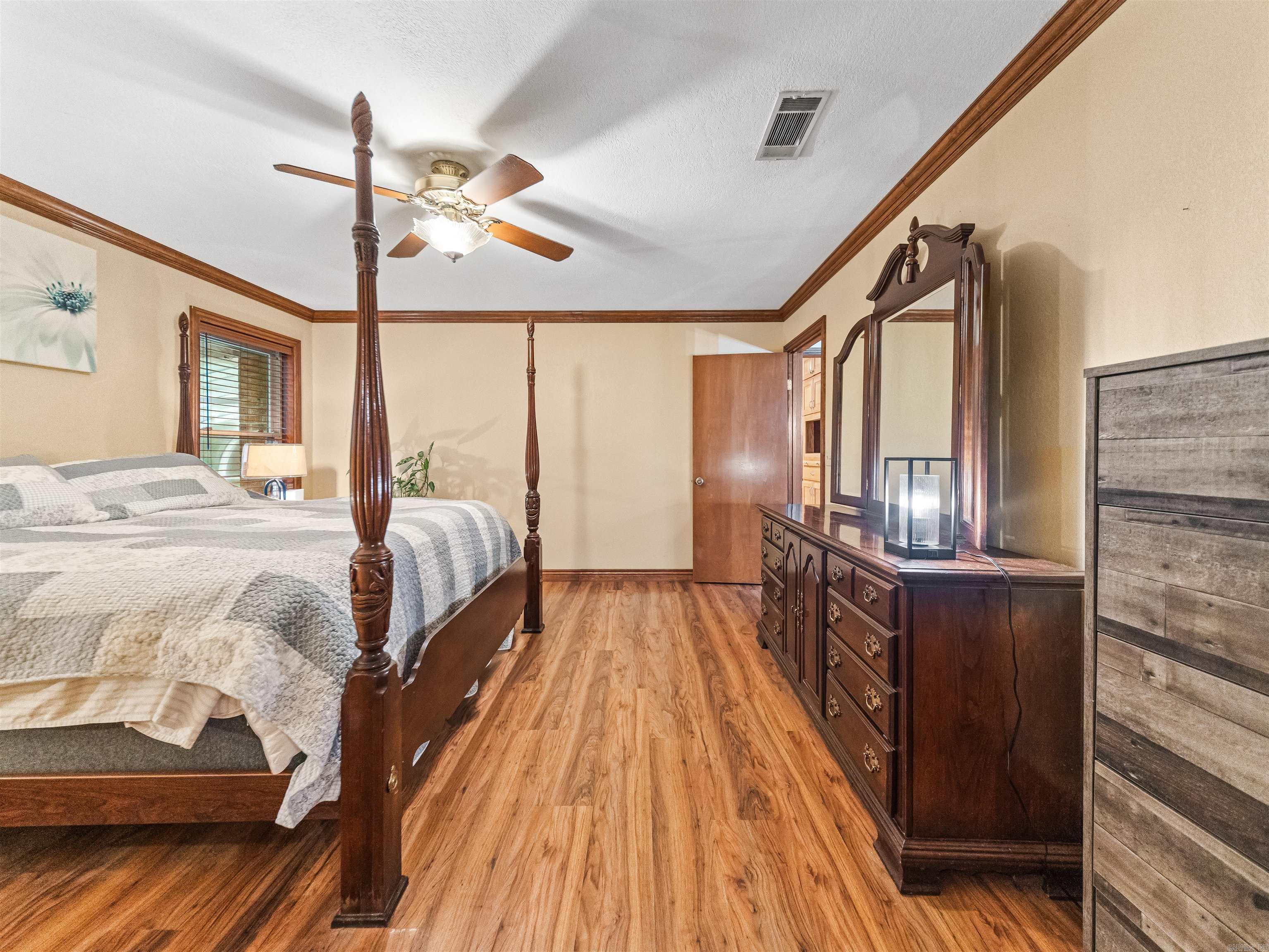 6946 US-71 S  Cove, AR