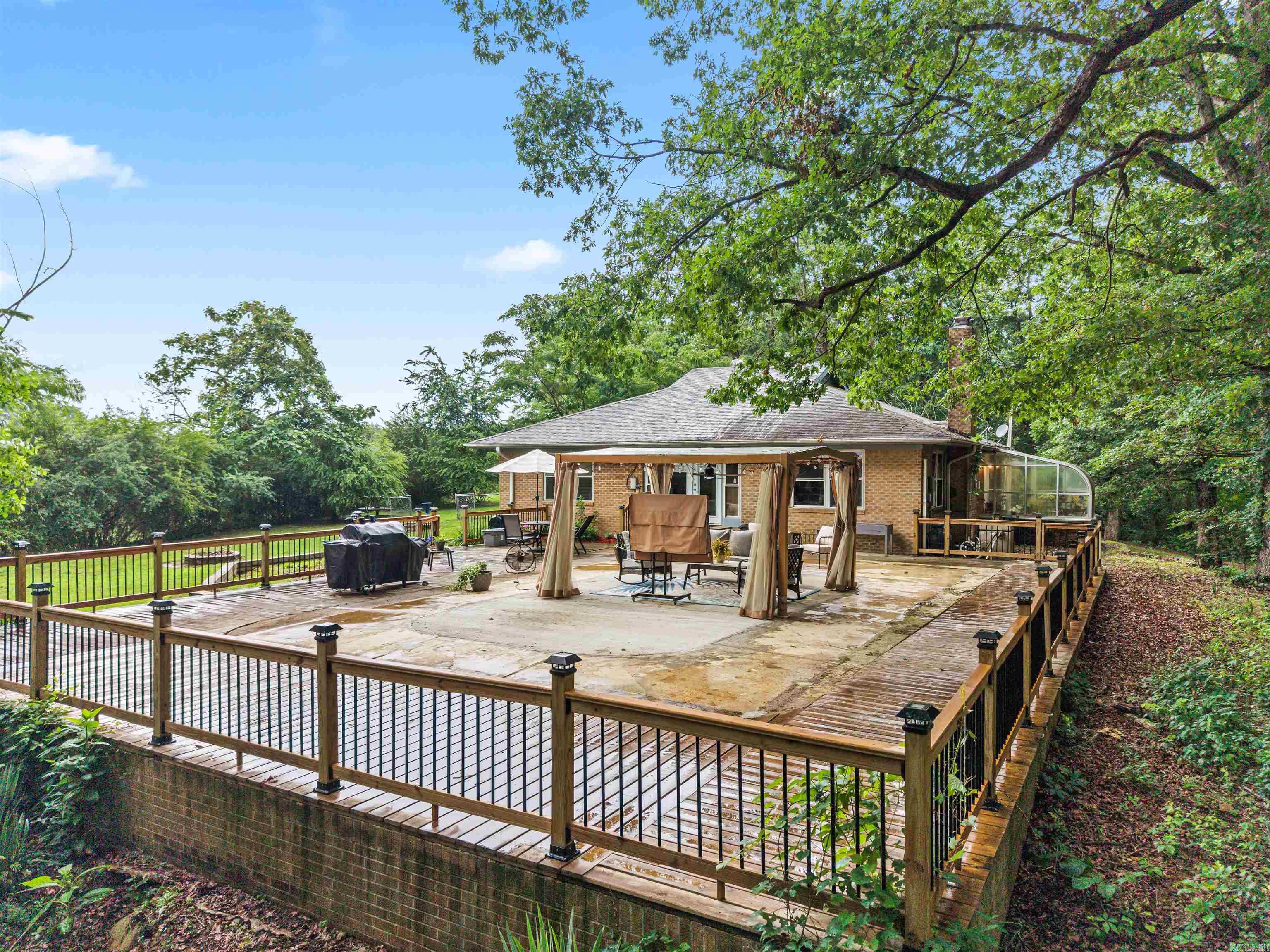 6946 US-71 S  Cove, AR