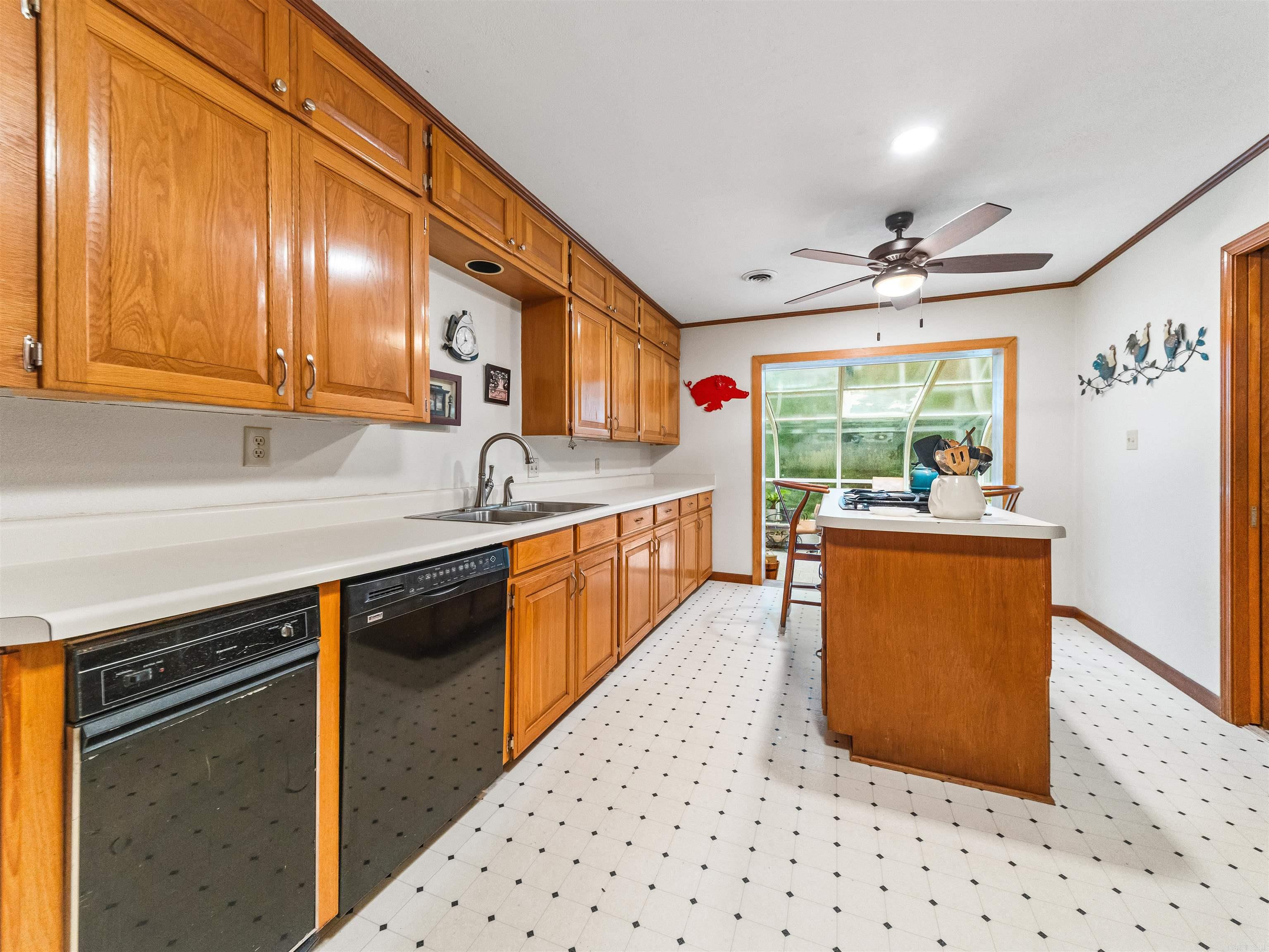 6946 US-71 S  Cove, AR
