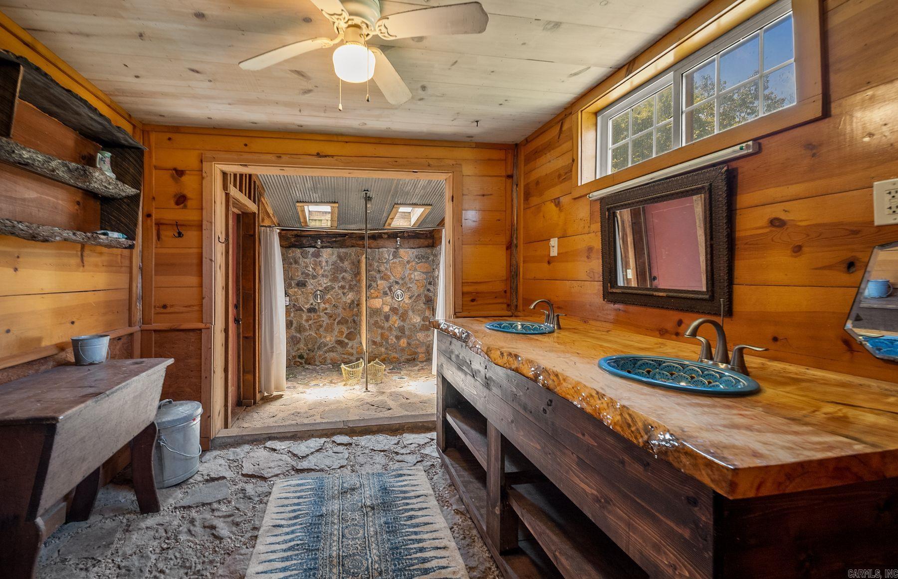 2306 County Road 8050 Jasper, AR 72641