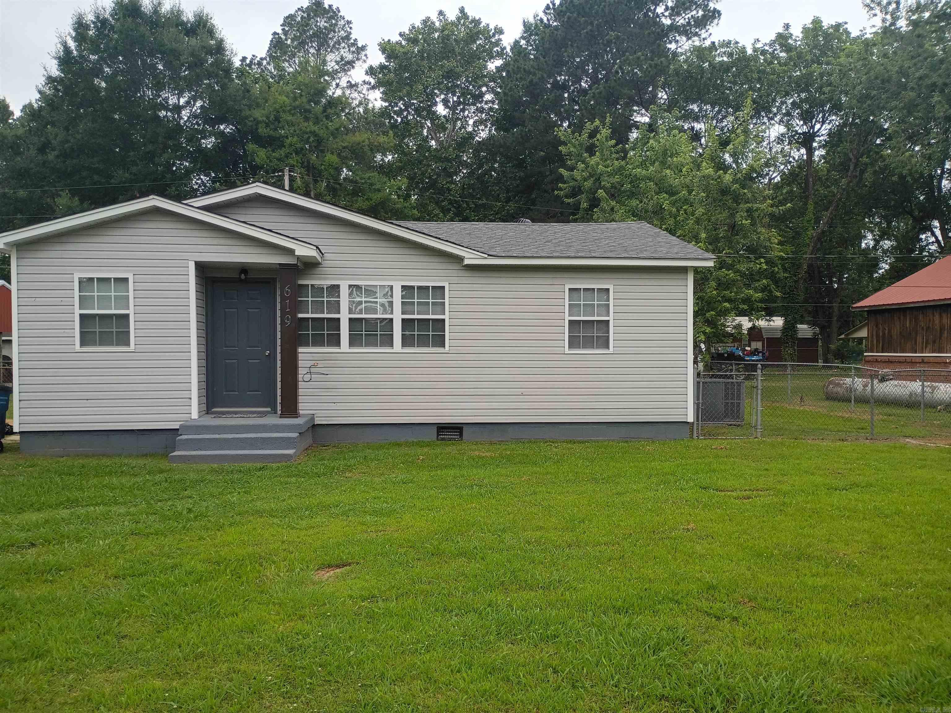 619 S Sikes rd  Rector, AR