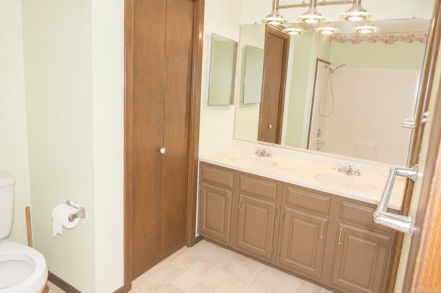 100 E Stroud  Jonesboro, AR