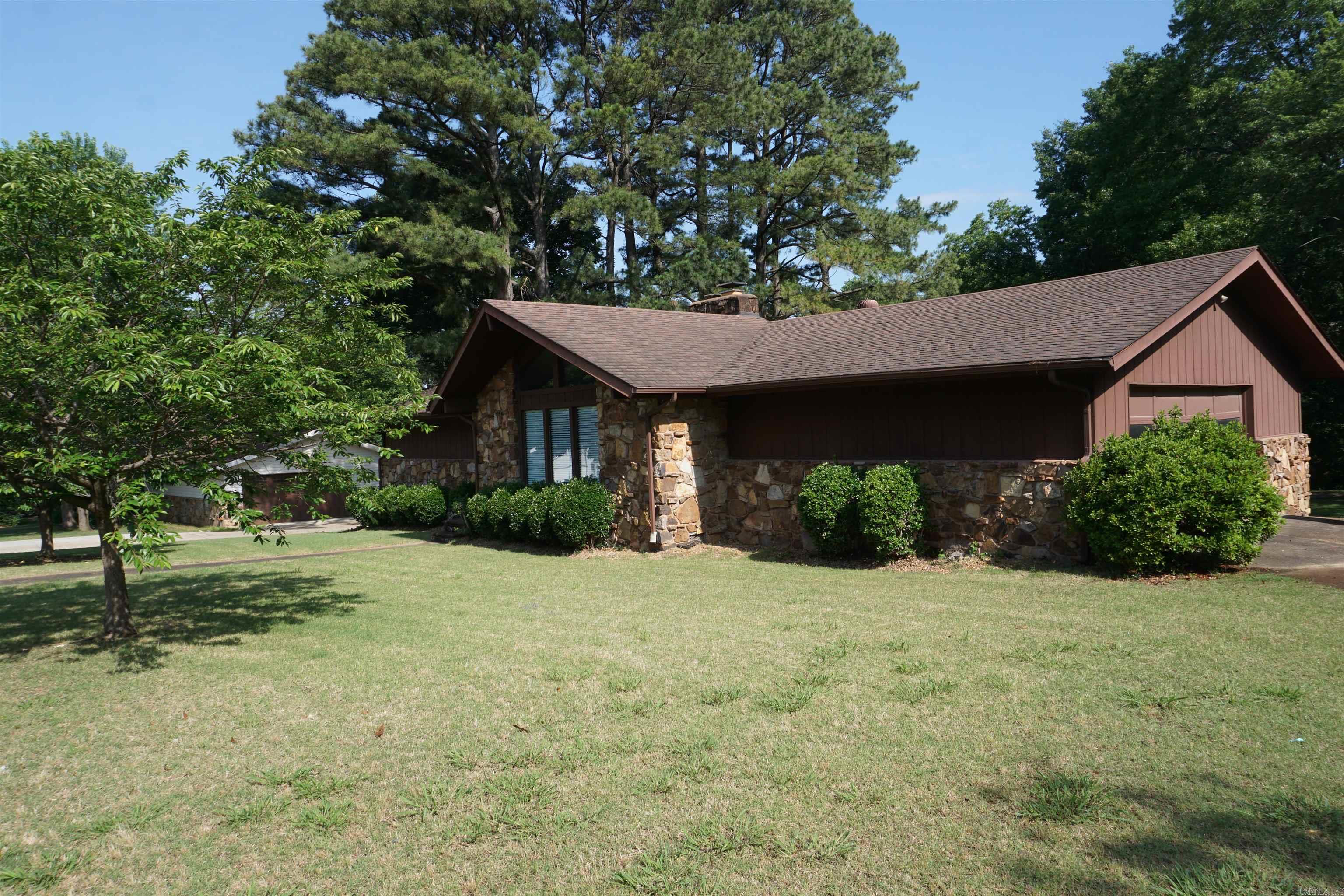 100 E Stroud  Jonesboro, AR