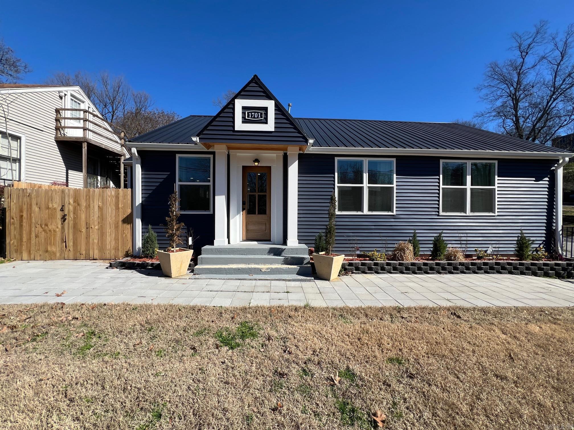 1701 N UNIVERSITY  Little Rock, AR