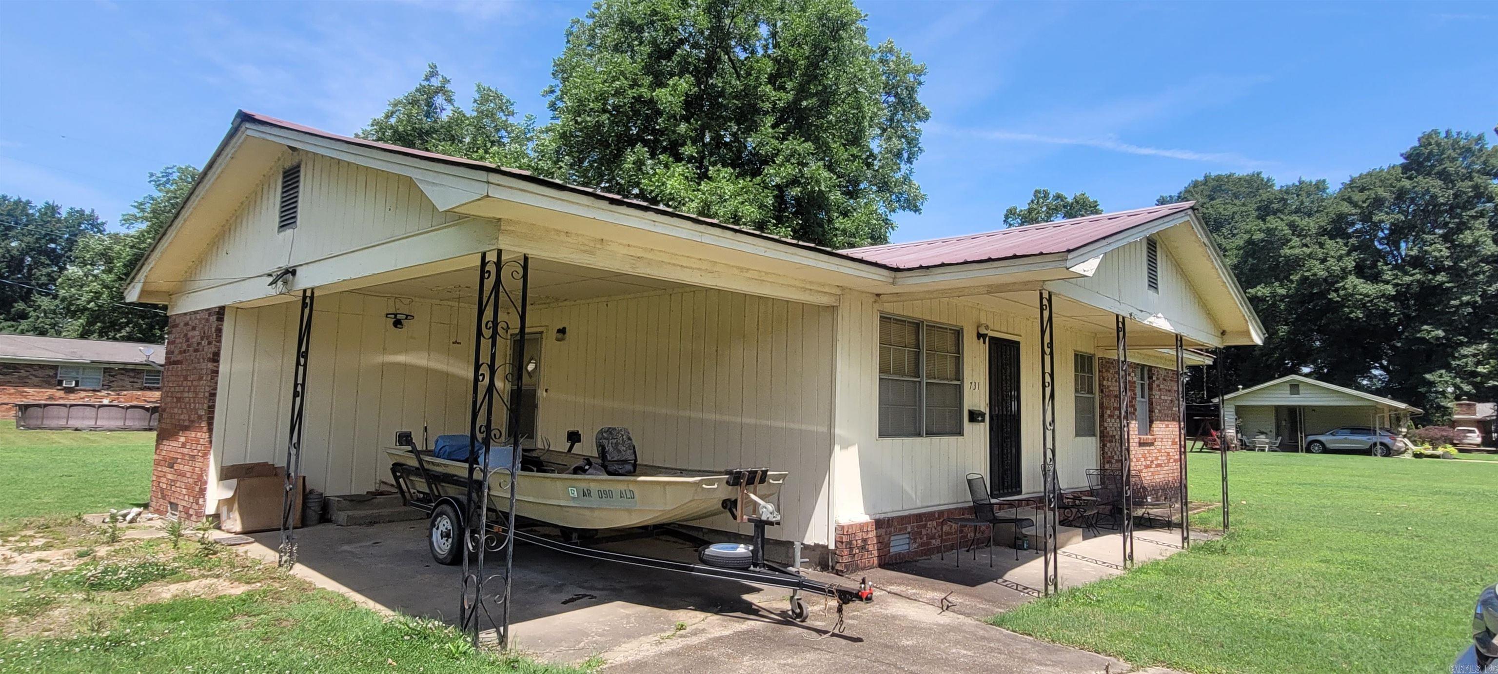 731 N Eighth  Augusta, AR