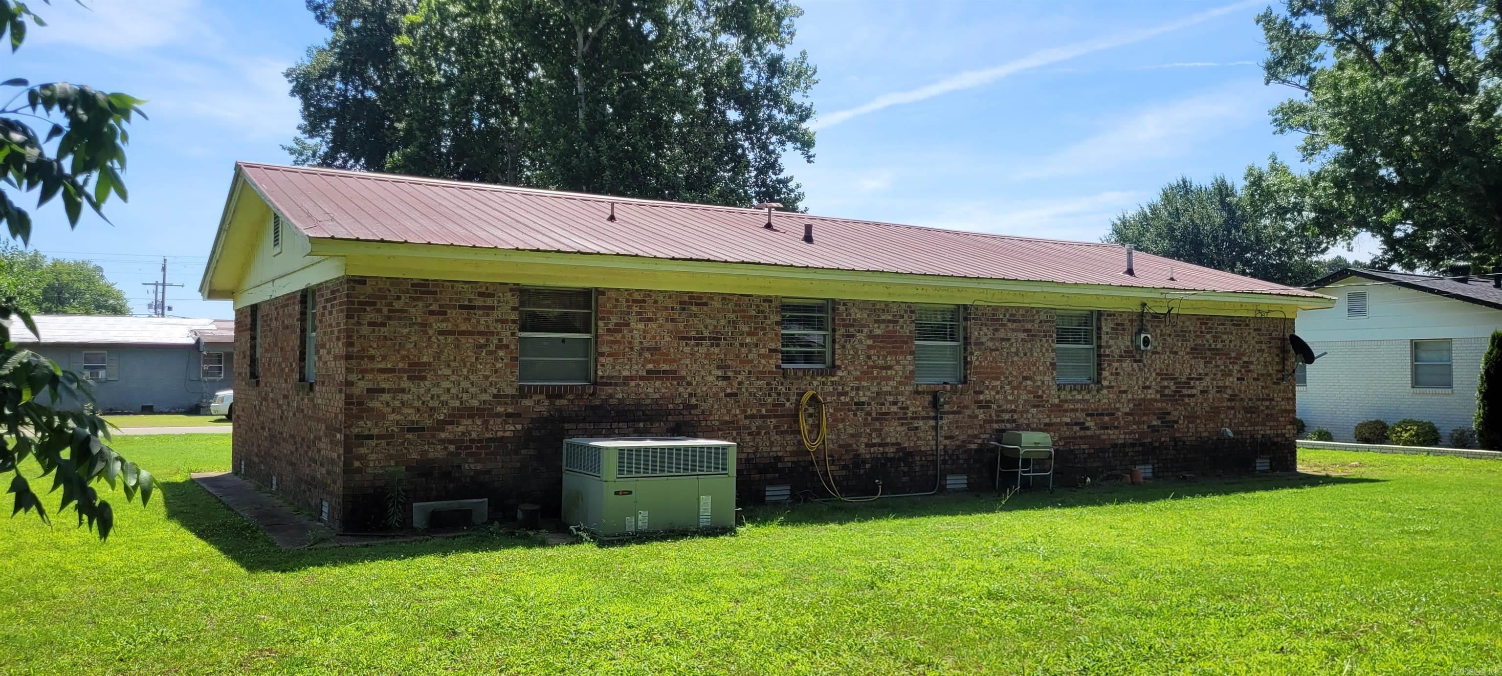 731 N Eighth  Augusta, AR