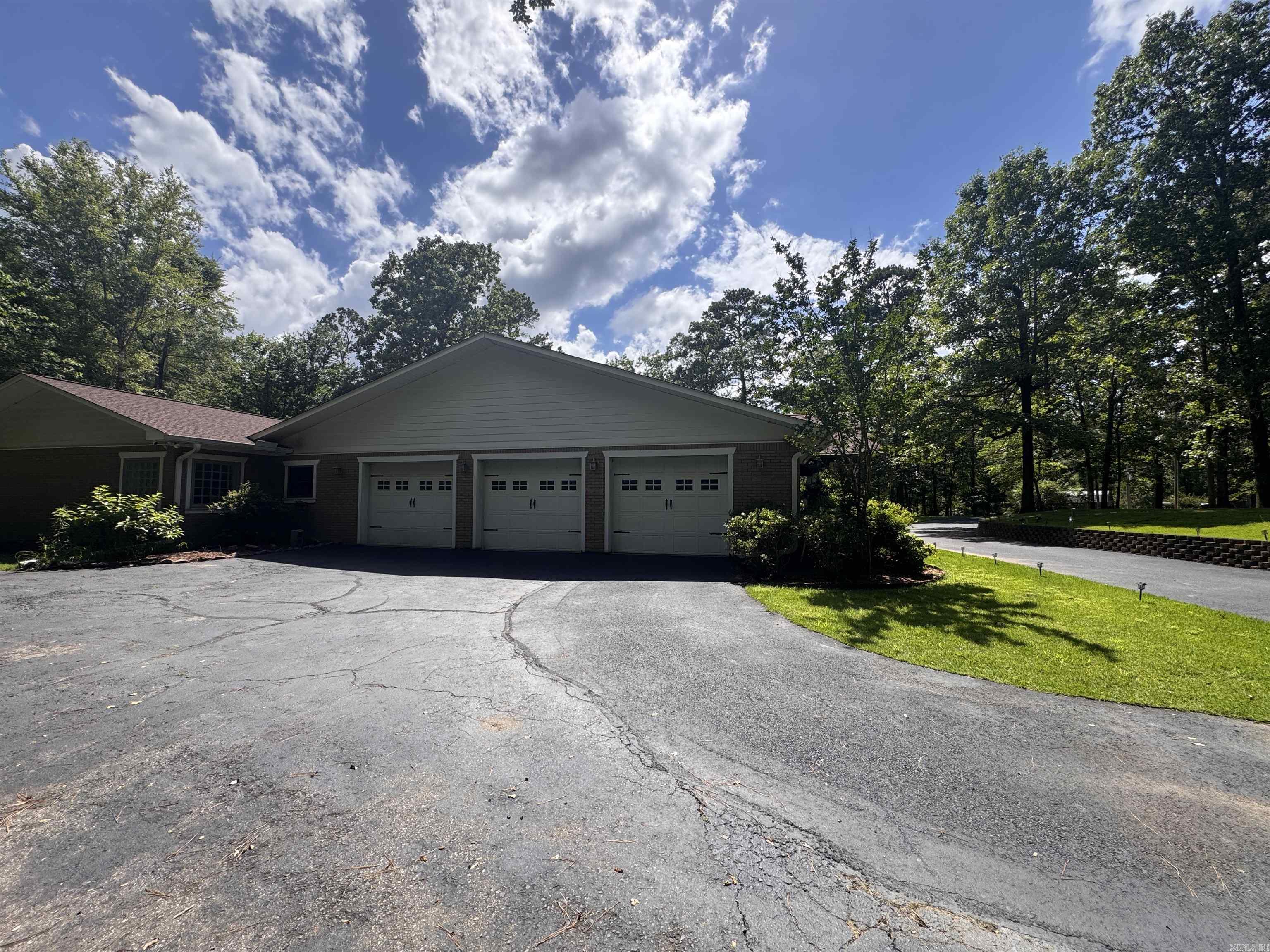 124 Kathy Lane Hot Springs, AR 71913