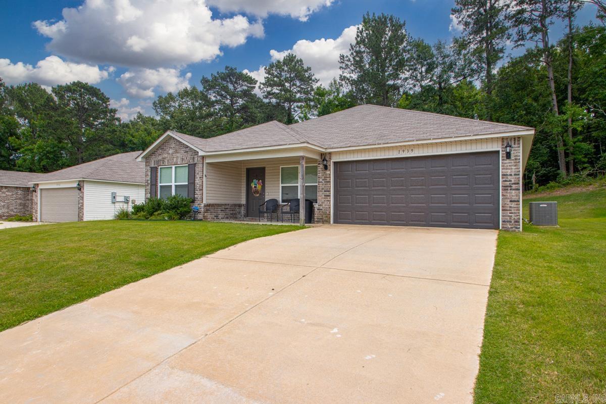 1939 Auburn Hills Drive  Benton, AR