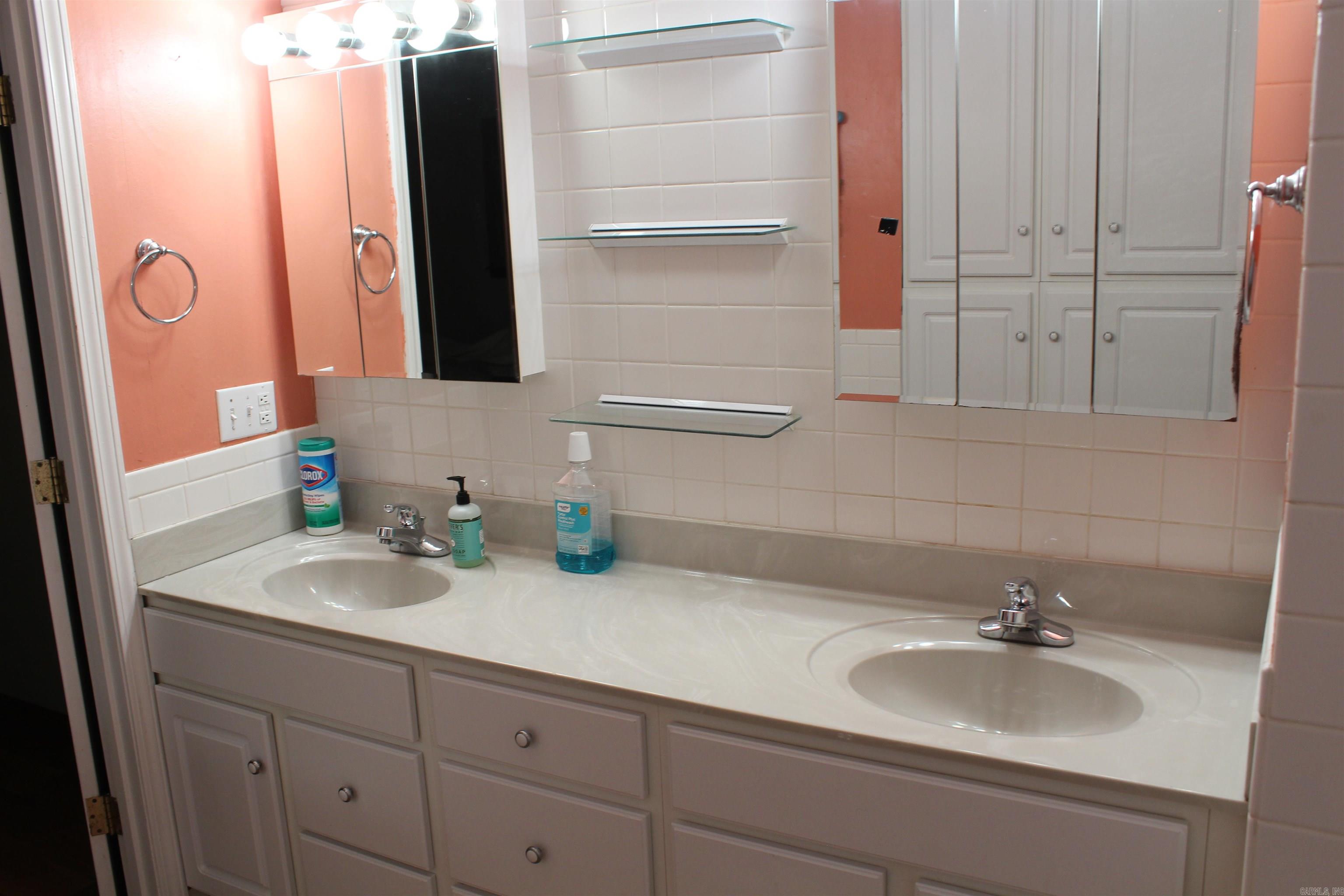 2729 3348  Clarksville, AR