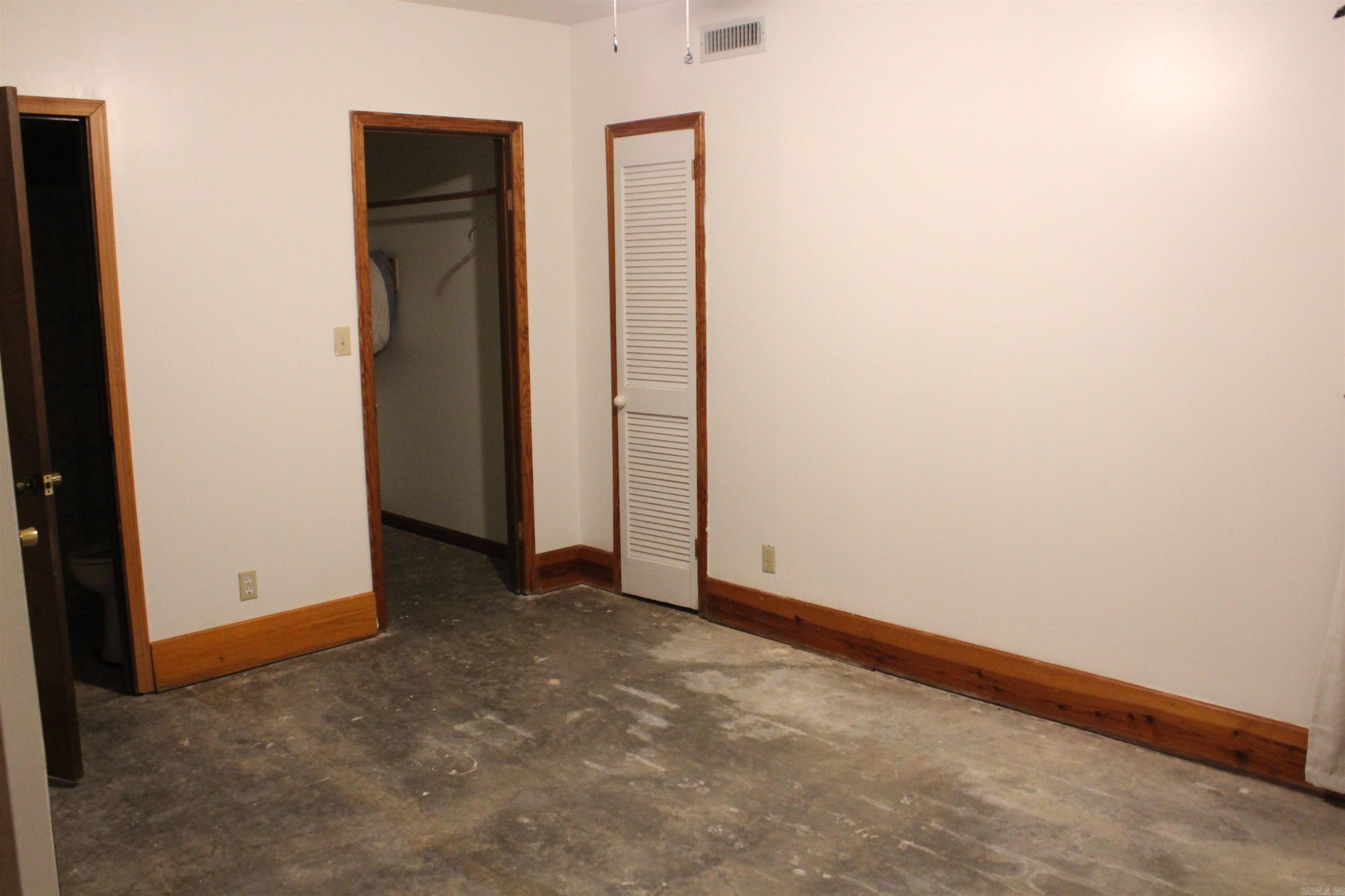 2729 3348  Clarksville, AR