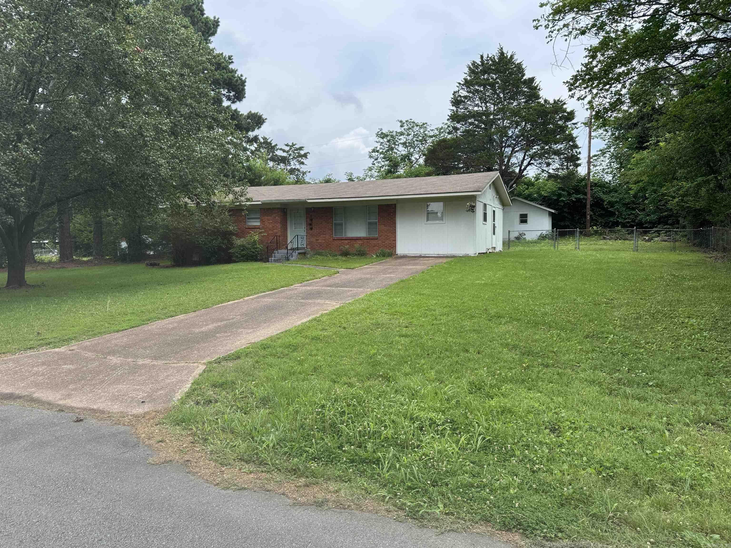 815 Lakeshore  Heber Springs, AR