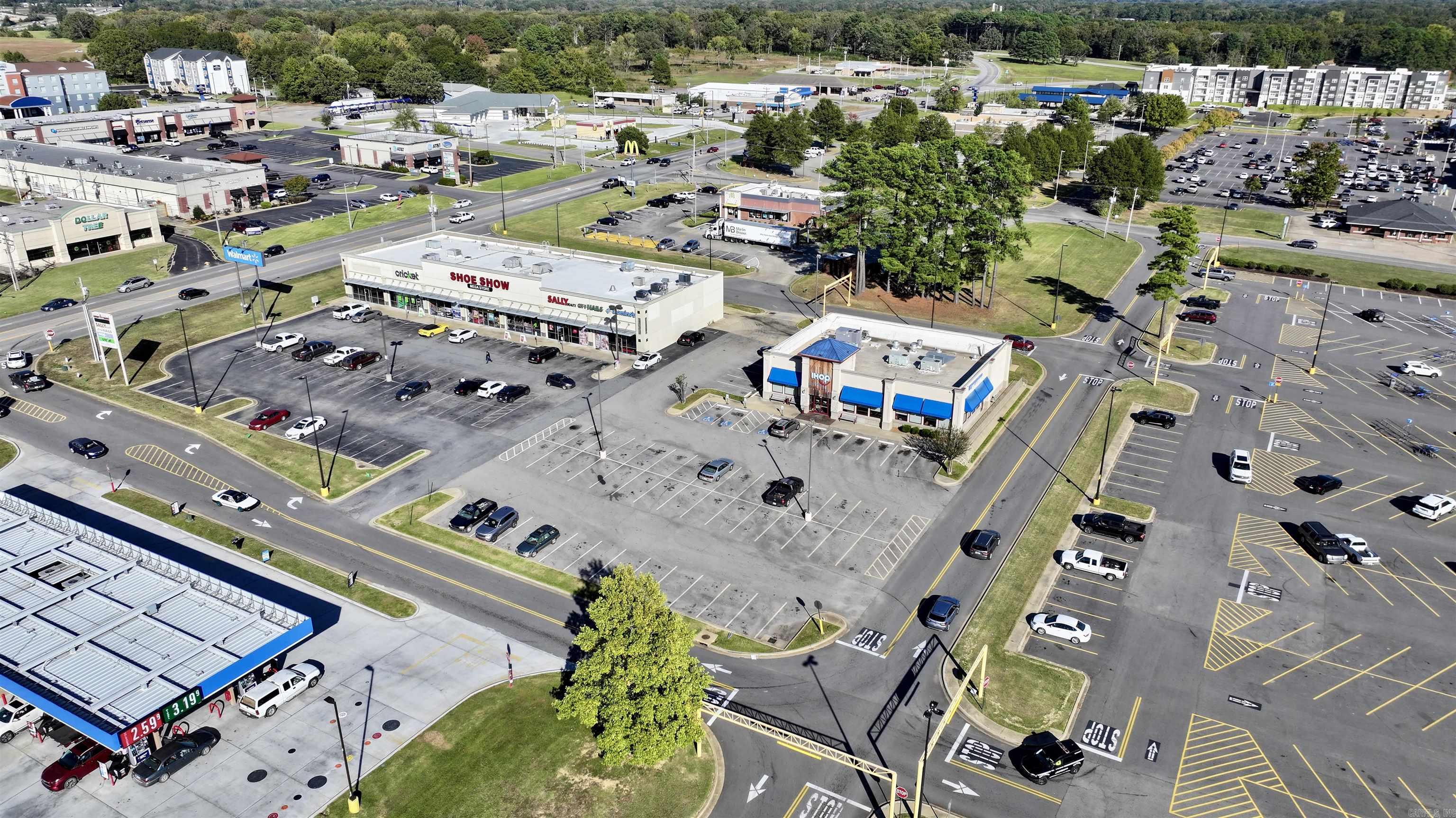 3513 E Race  Searcy, AR