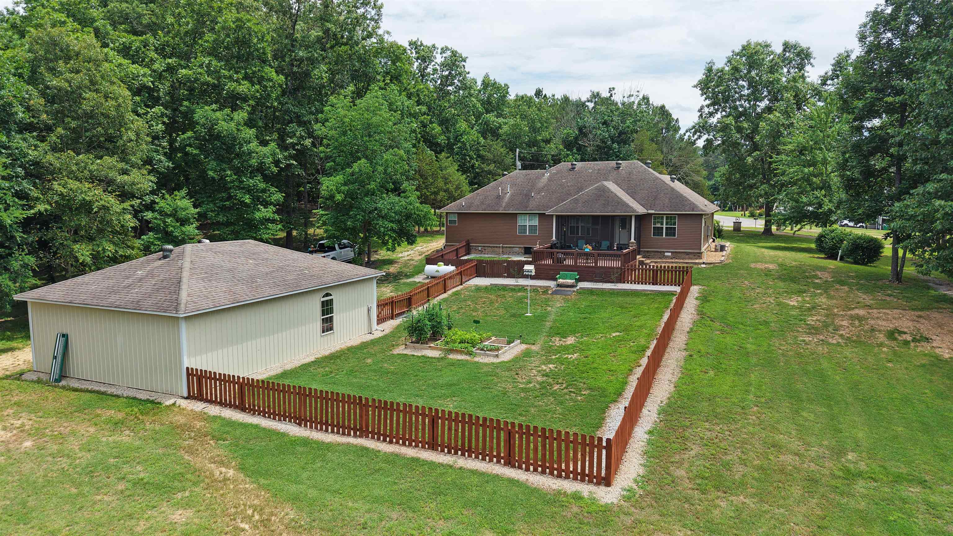 706 Indianapolis  Horseshoe Bend, AR