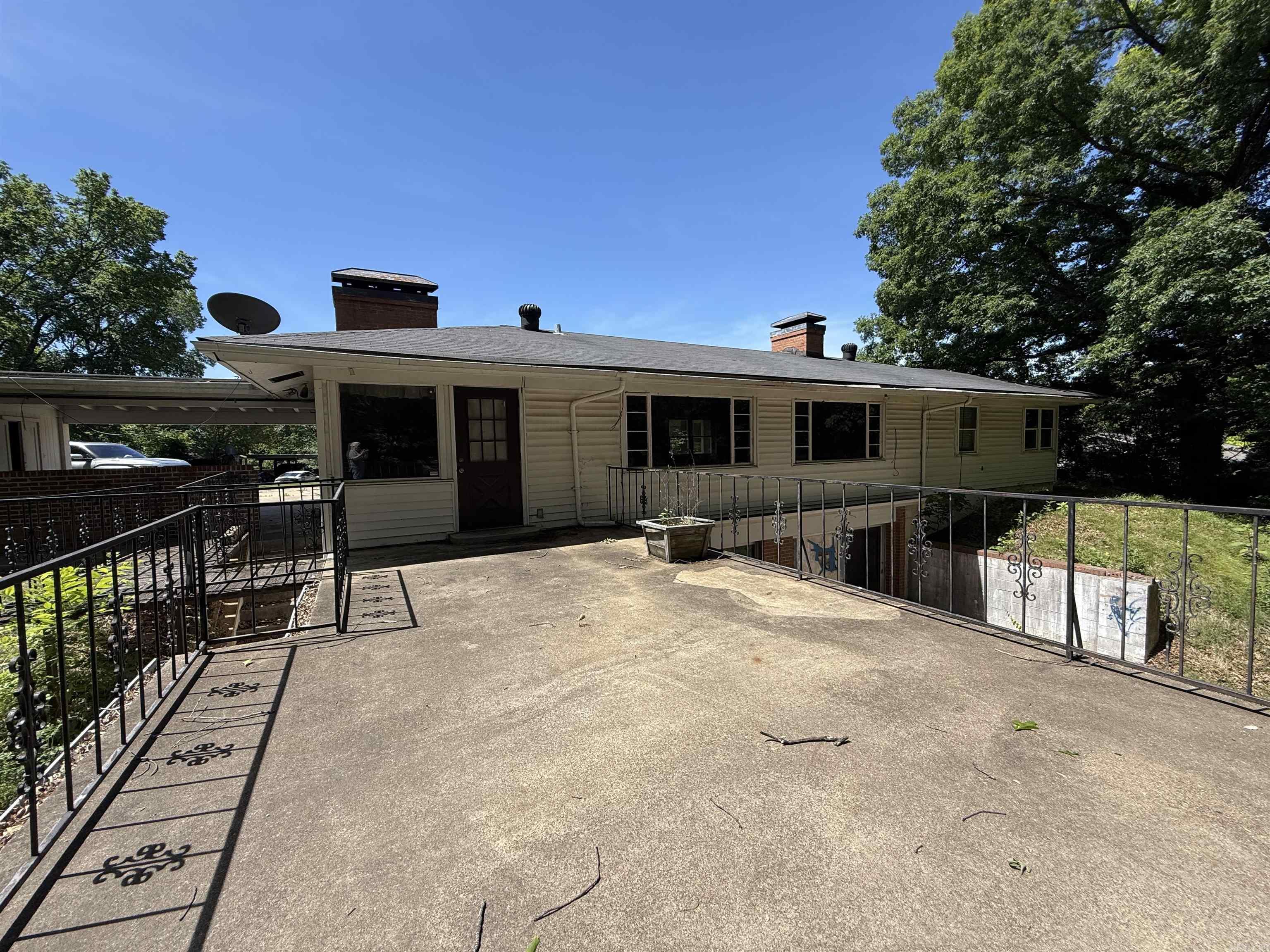 300 Neill  Helena, AR