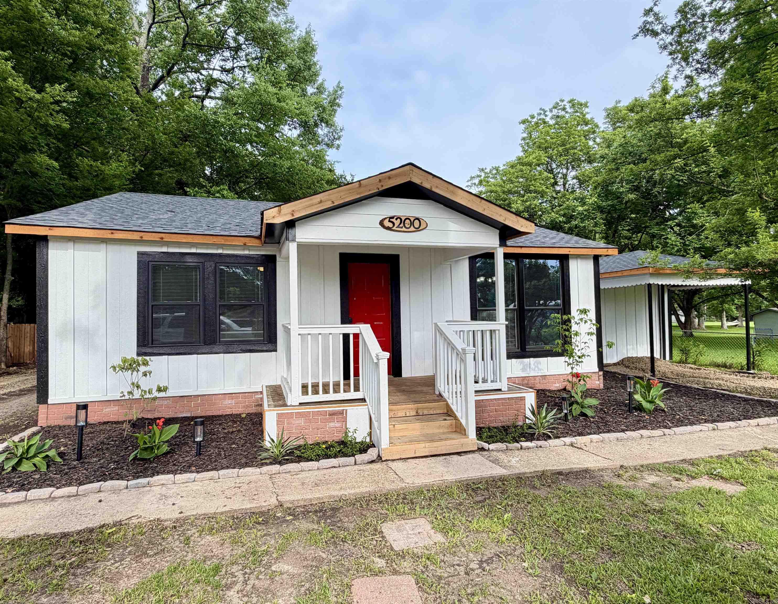 5200 N Shobe Rd  Alexander, AR