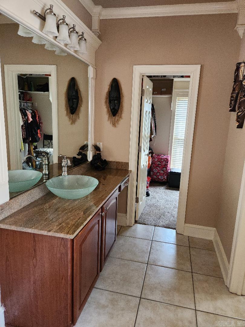 7720 E Worth  Benton, AR