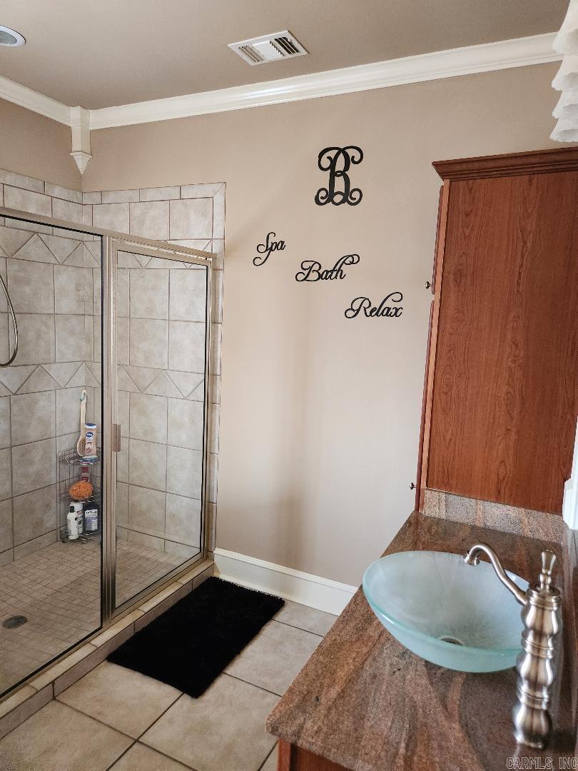7720 E Worth  Benton, AR