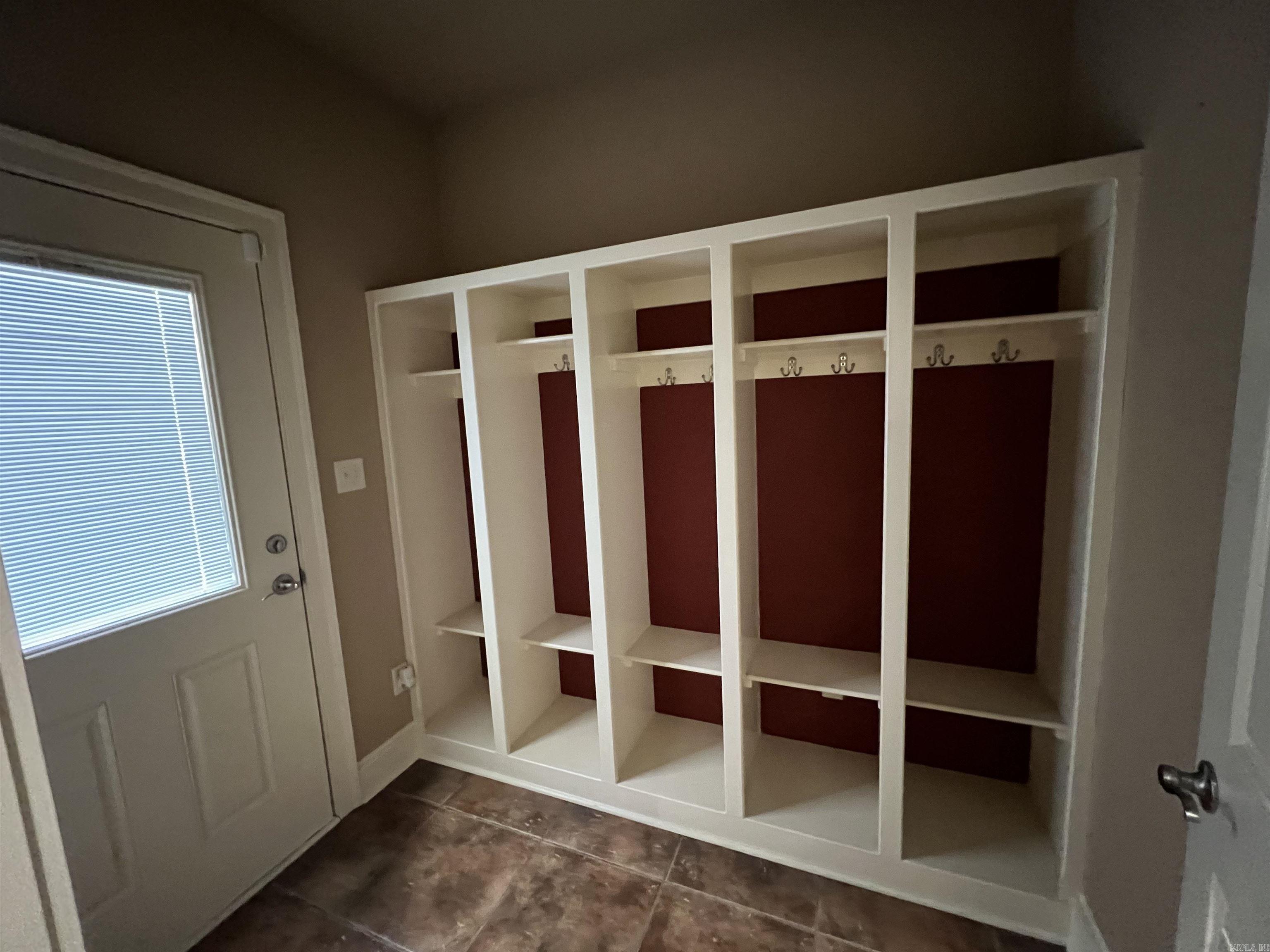 7720 E Worth  Benton, AR