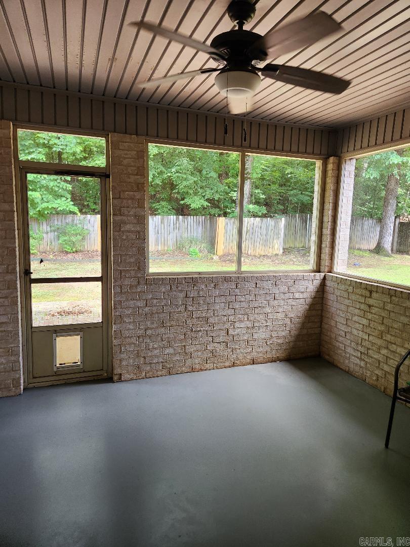 7720 E Worth  Benton, AR