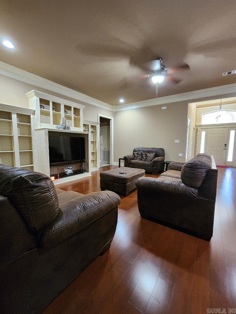 7720 E Worth  Benton, AR