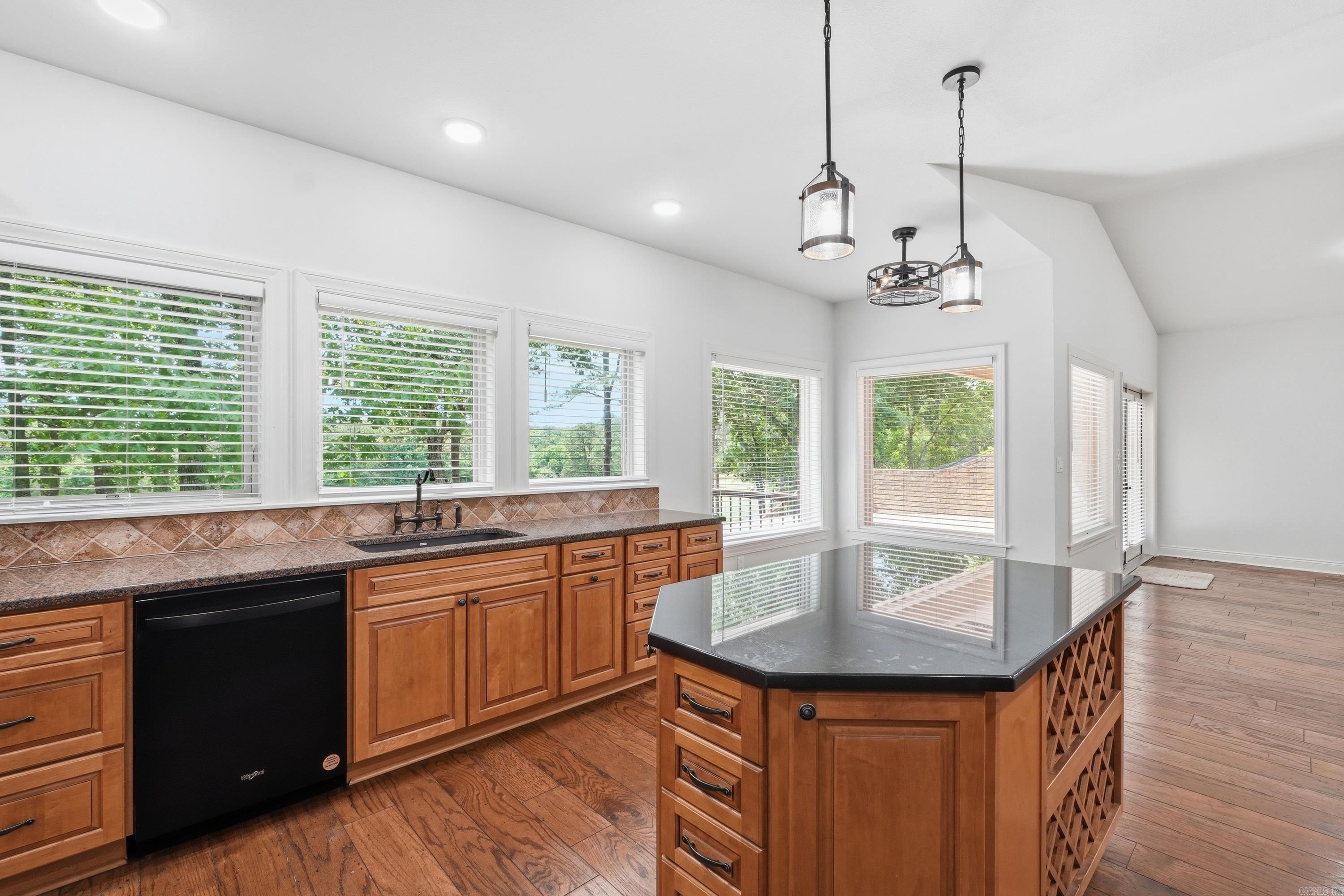 116 Fairway  Fairfield Bay, AR