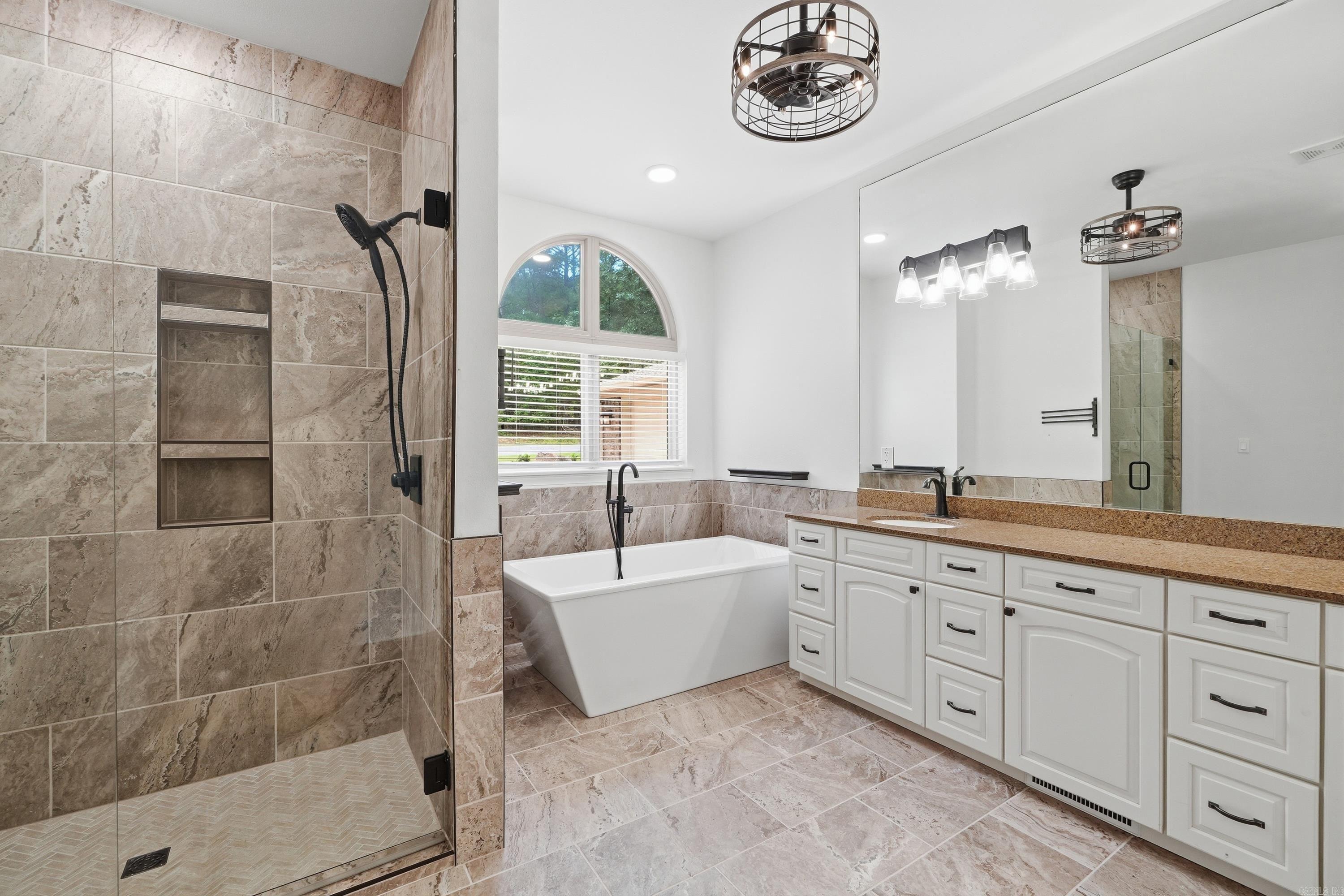 116 Fairway  Fairfield Bay, AR