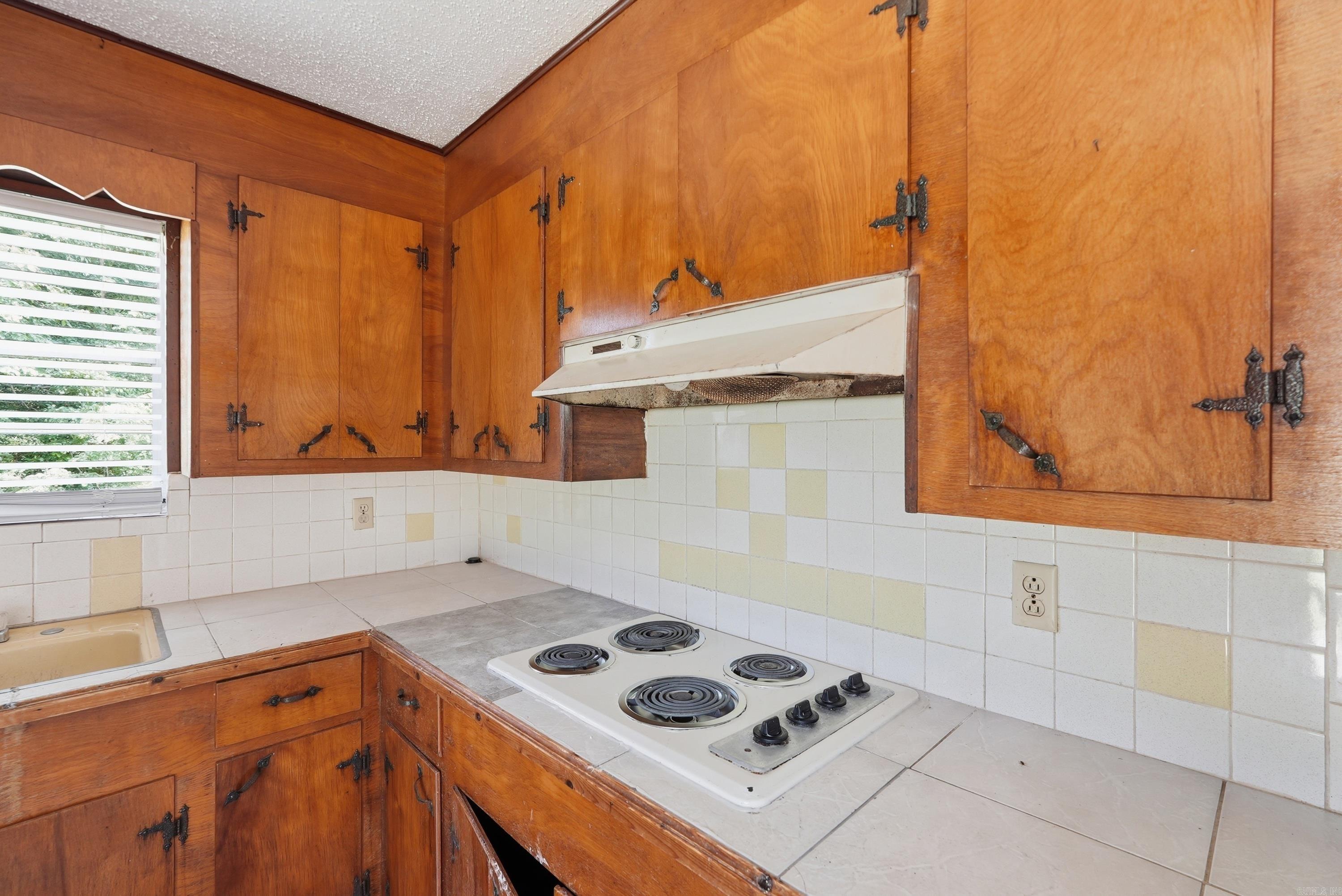 2114 keathley  Conway, AR
