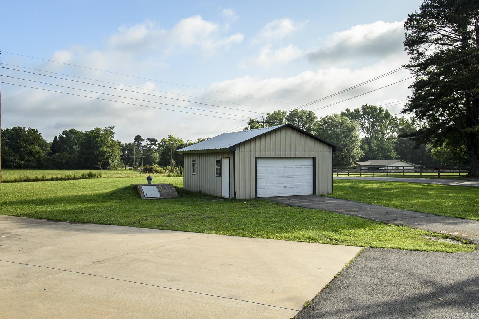 8409 Carrie Drive Benton, AR 72019