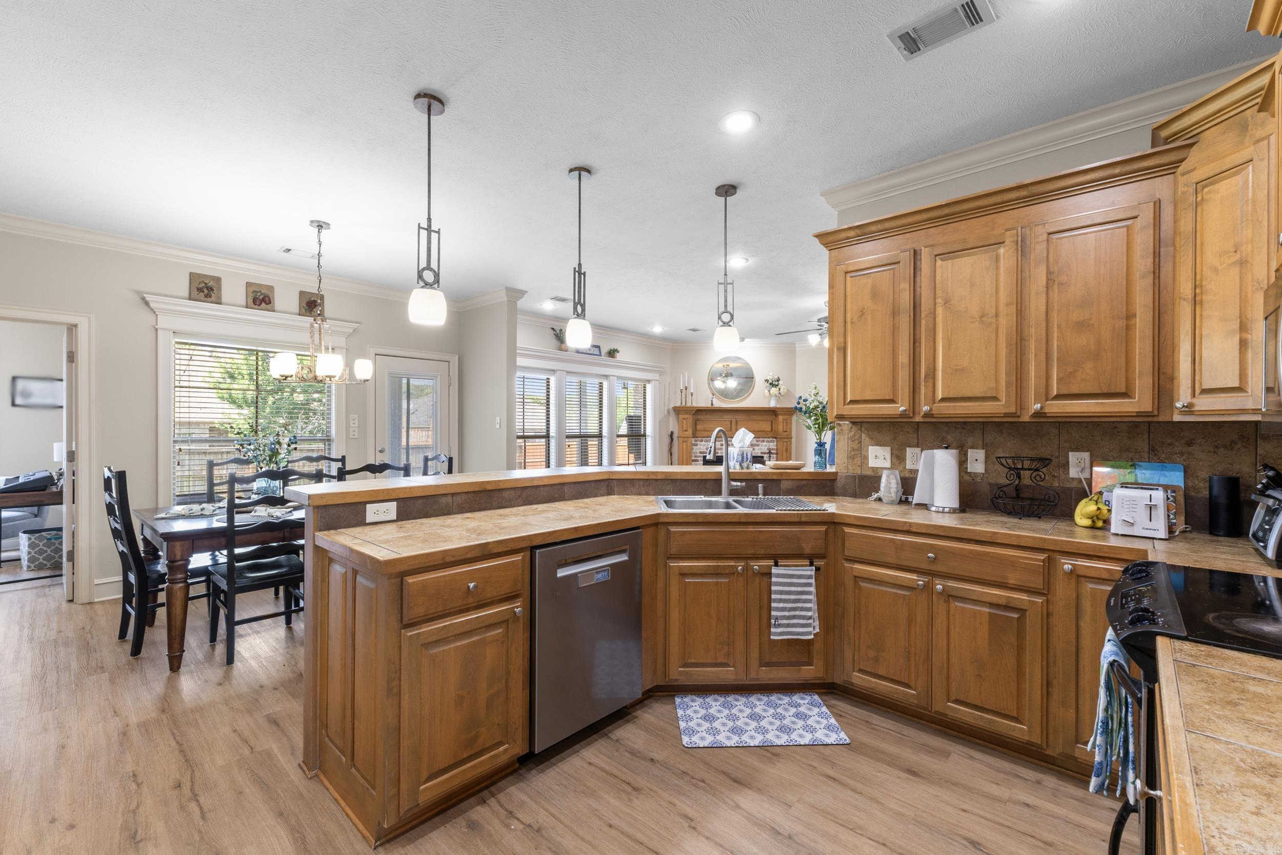 1320 E Cadron Gap  Conway, AR
